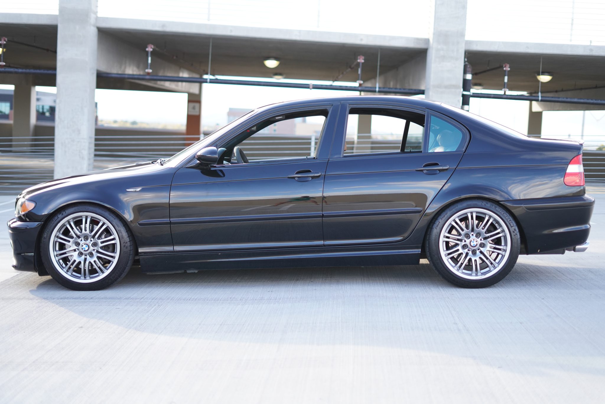 2004 BMW E46 330 ZHP 