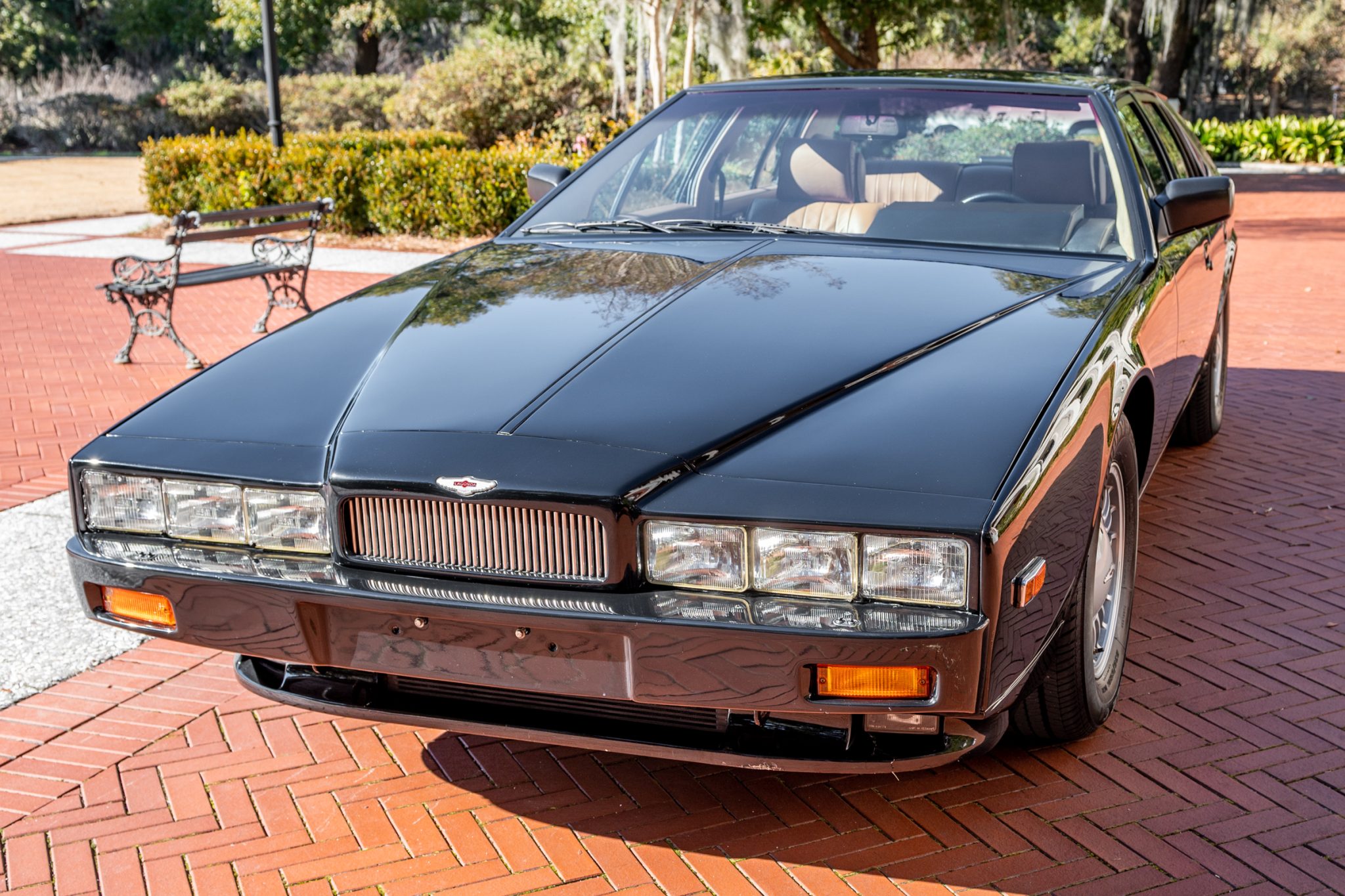 1989 Aston Martin Lagonda 