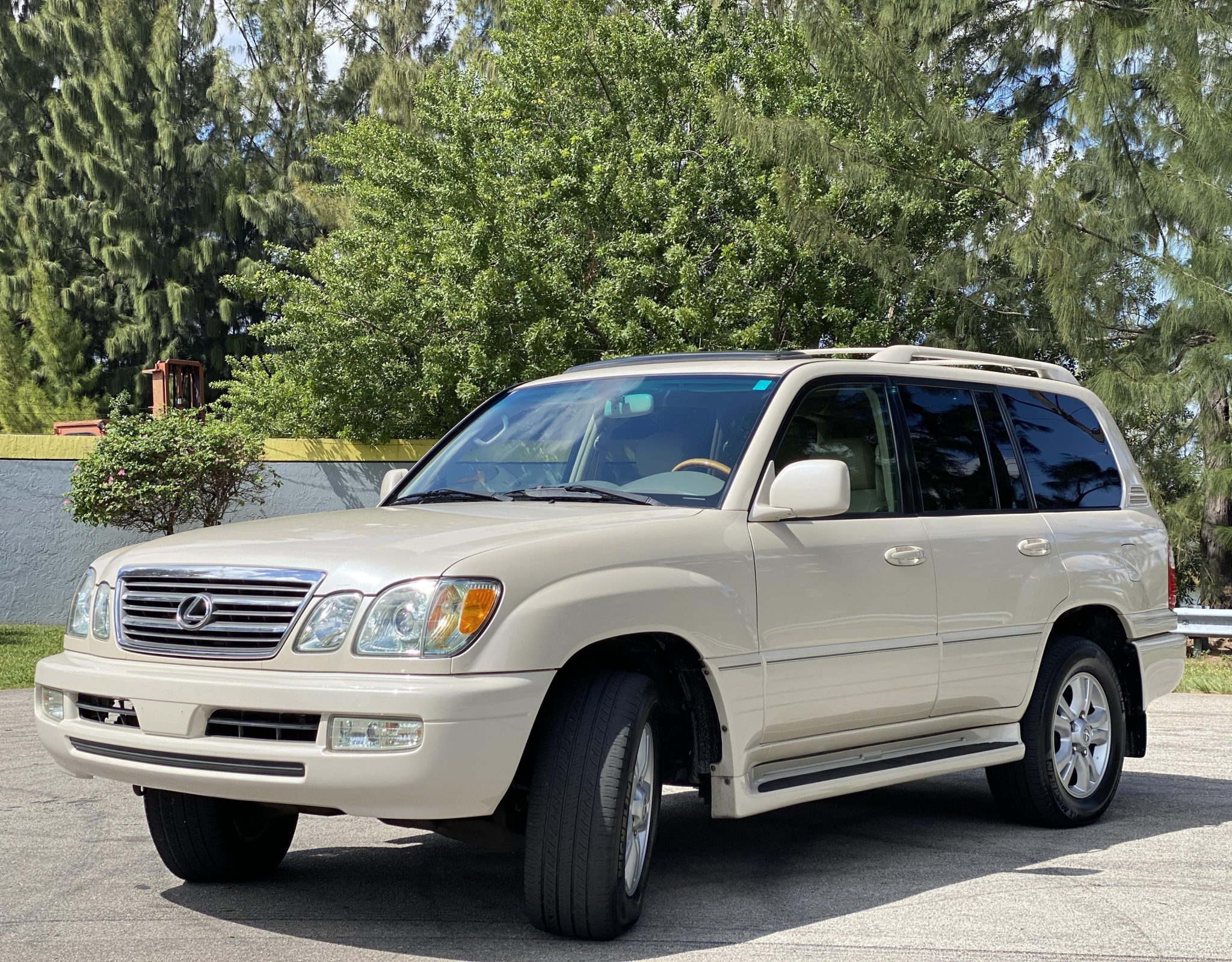 2004 Lexus LX470 
