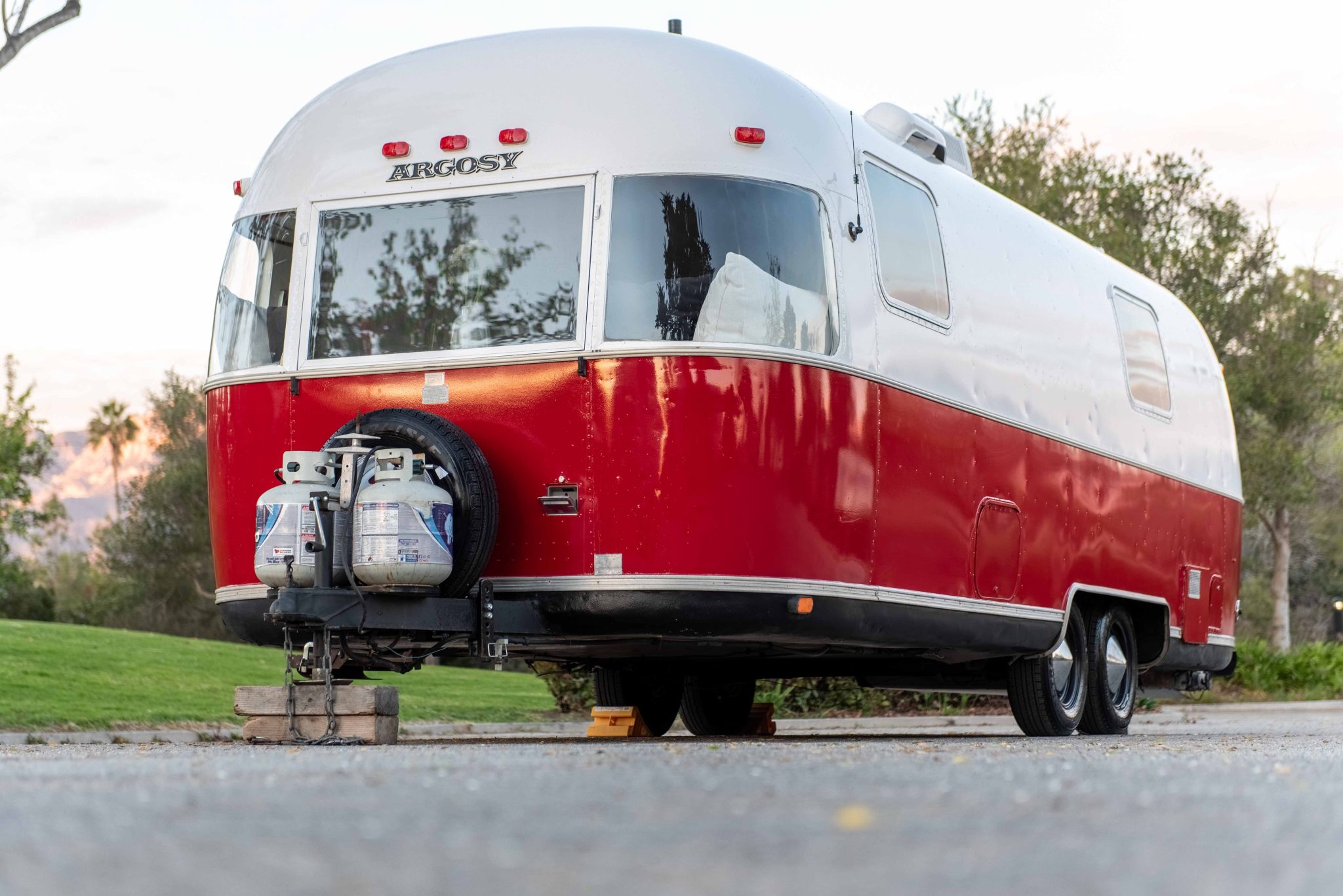 1975 Parts and Automobilia – Trailers 