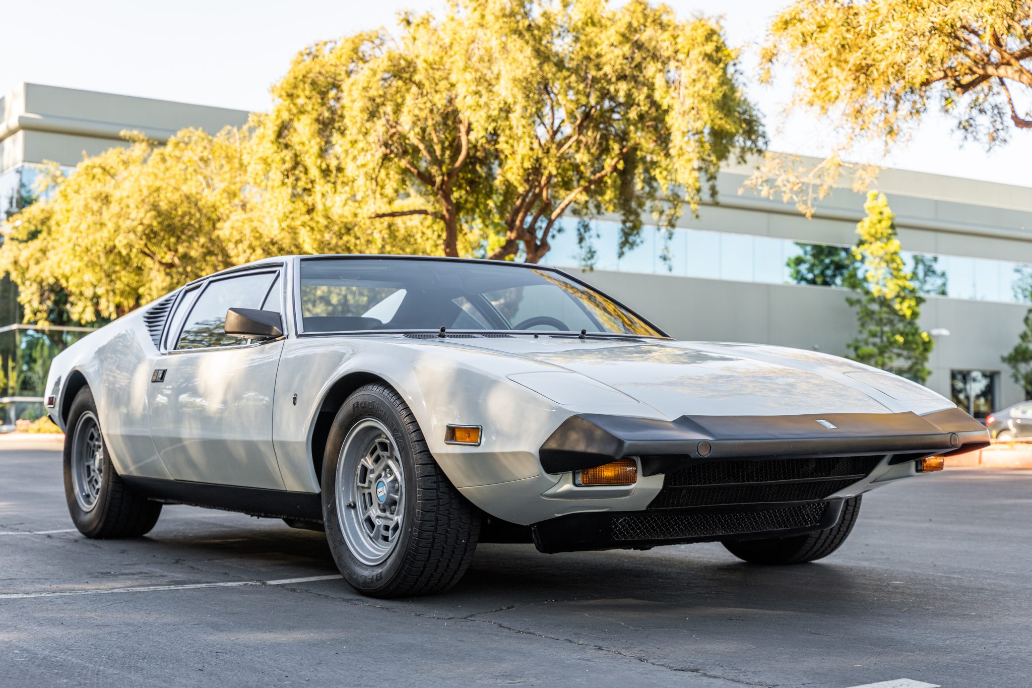 1973 DeTomaso Pantera 