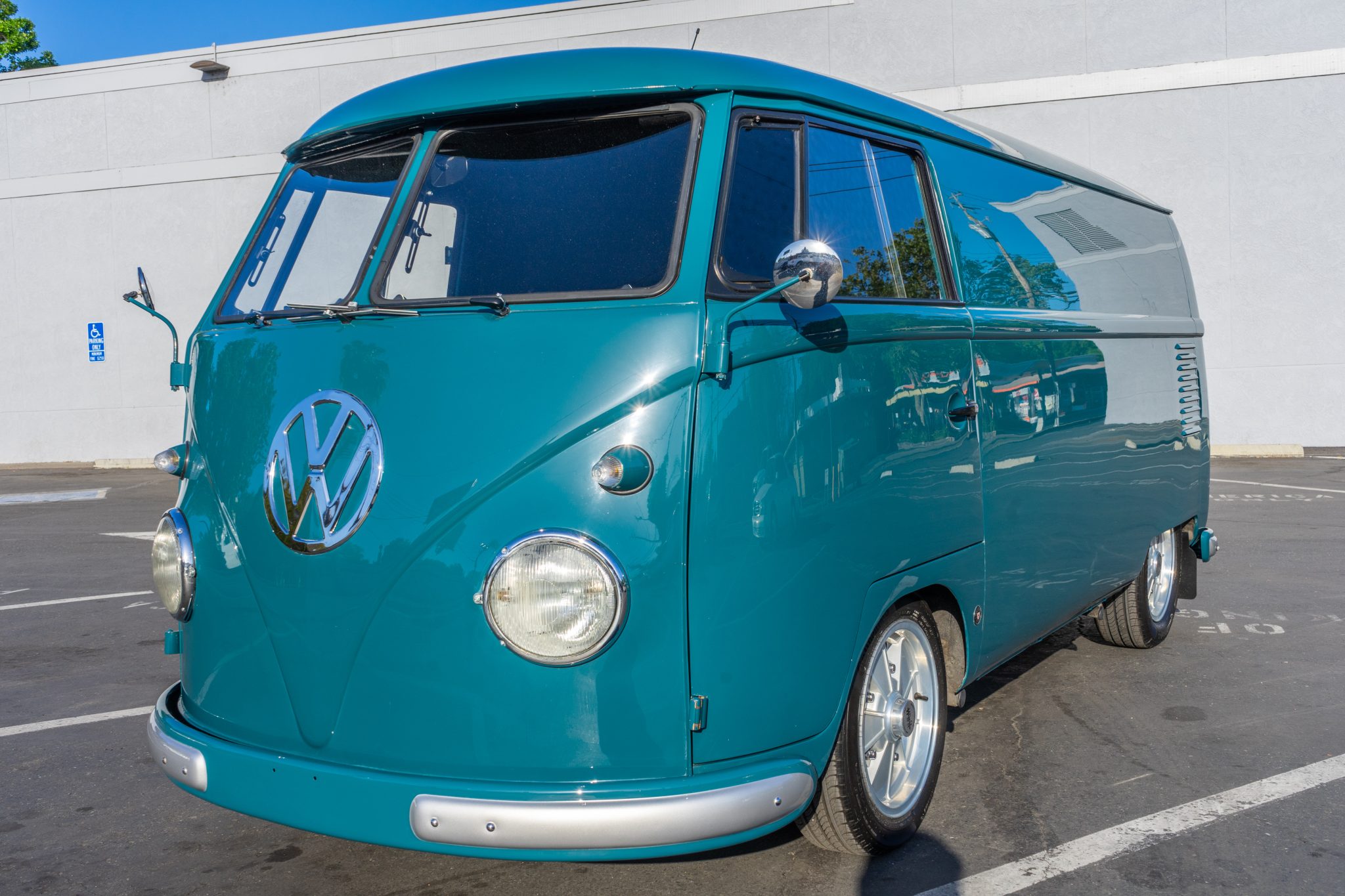 1961 Volkswagen Split-Window Bus 