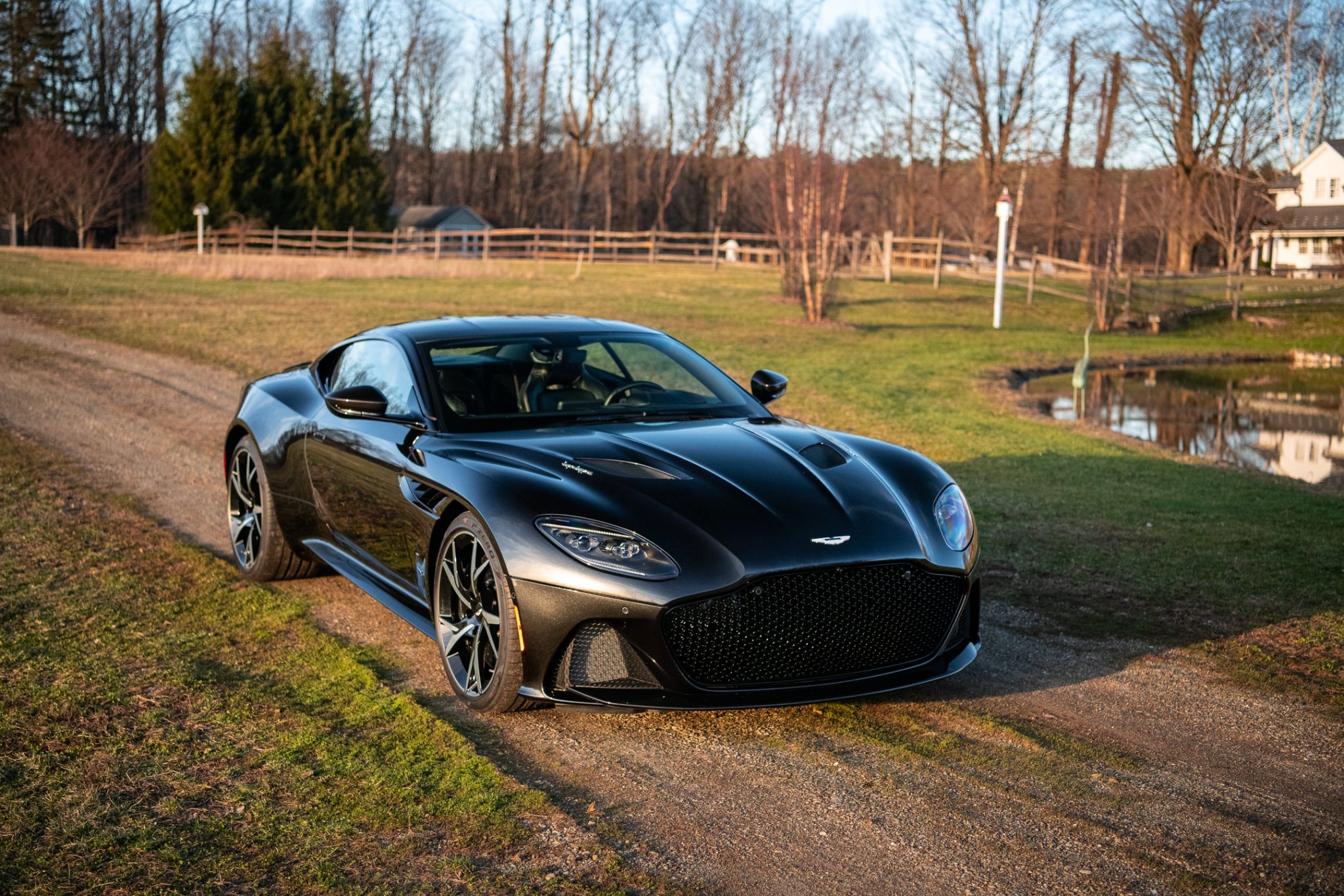 2021 Aston Martin DBS 
