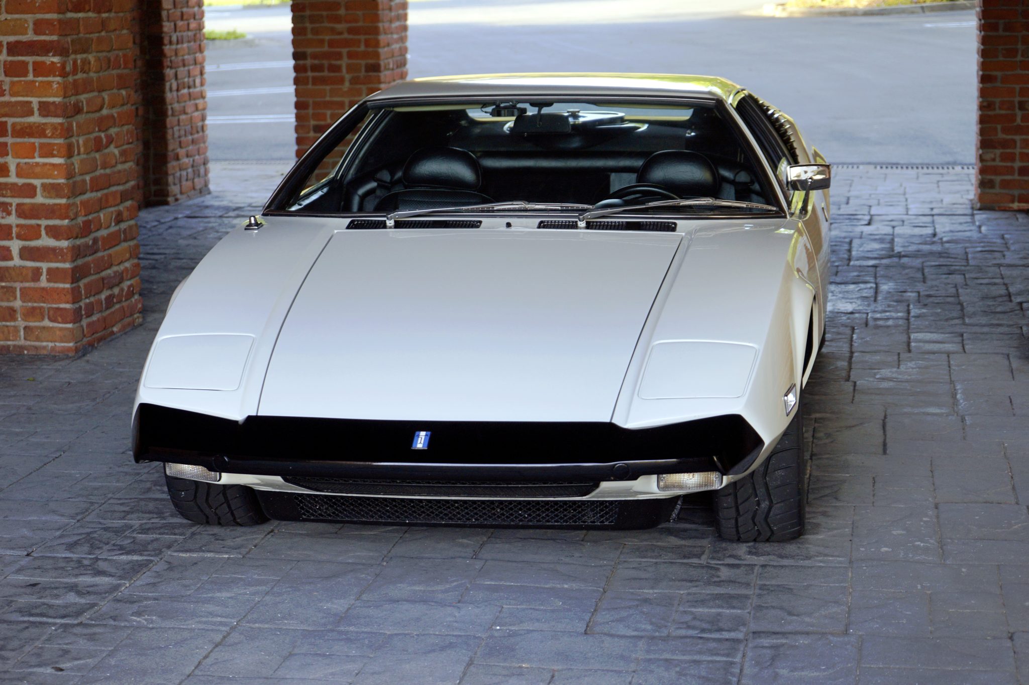 1973 DeTomaso Pantera 