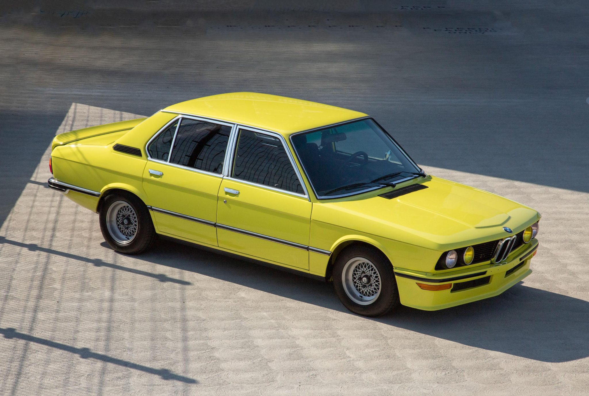 1975 BMW E12 5-Series 