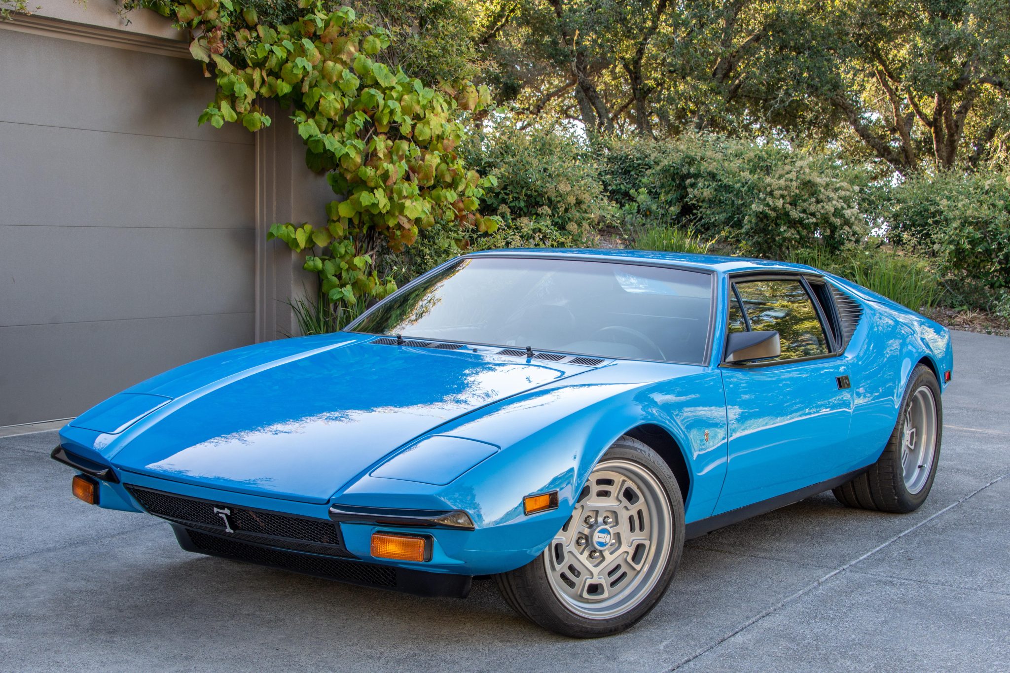 1972 DeTomaso Pantera 