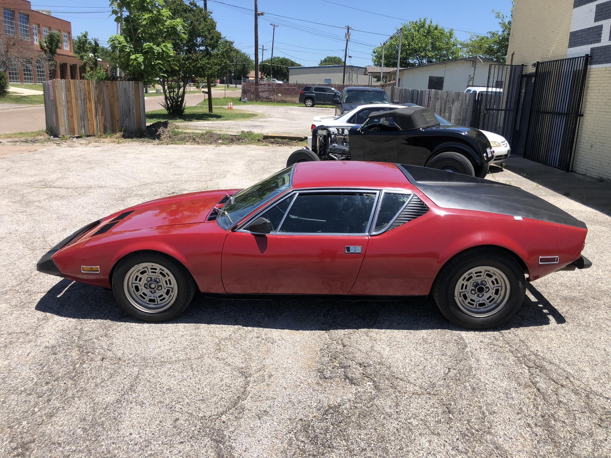 1972 DeTomaso Pantera 