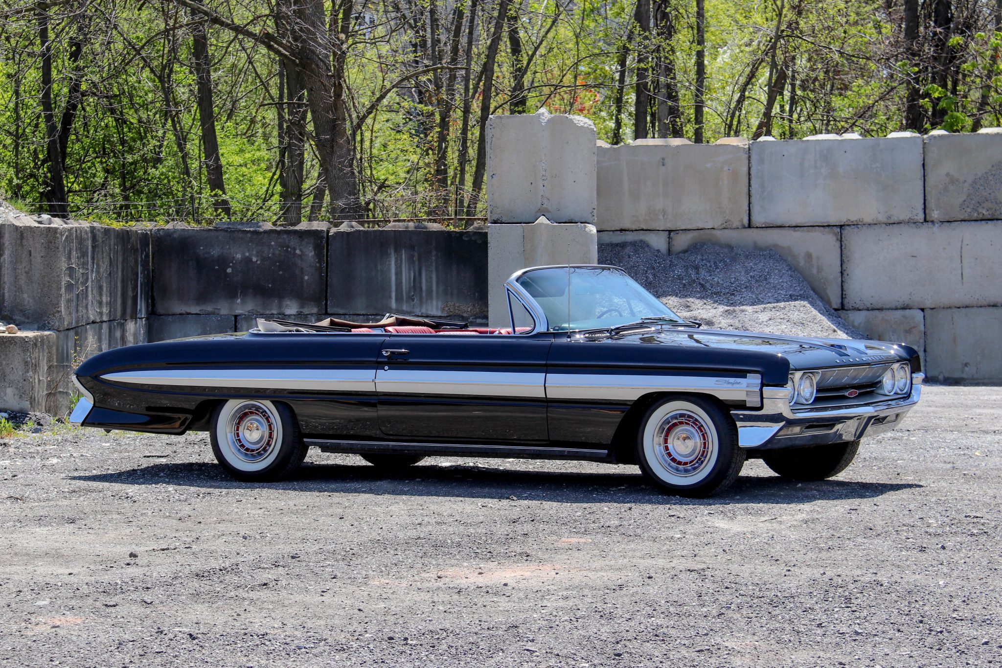 1961 Oldsmobile Starfire 