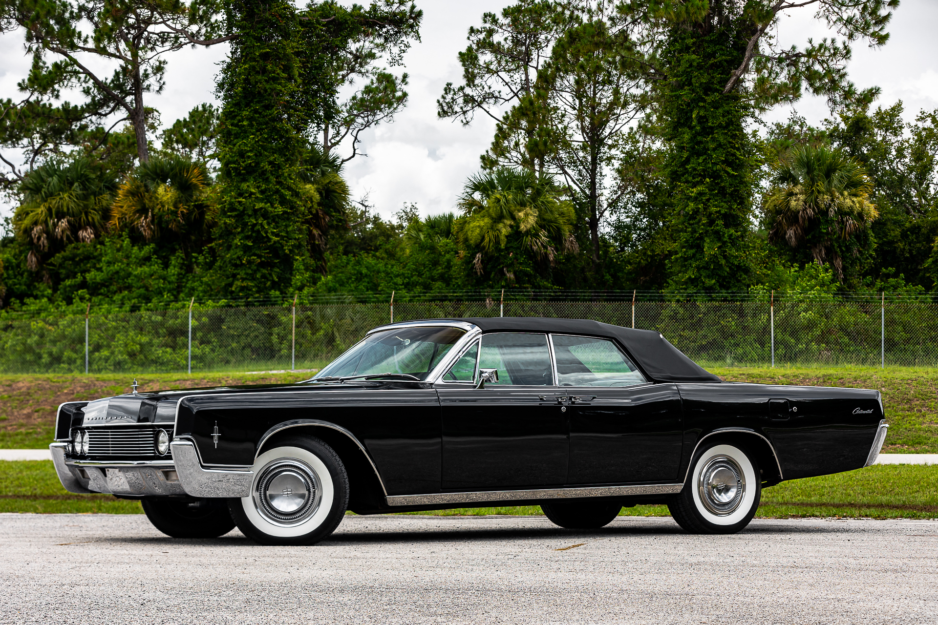 1966 Lincoln Continental (1961-1969) 