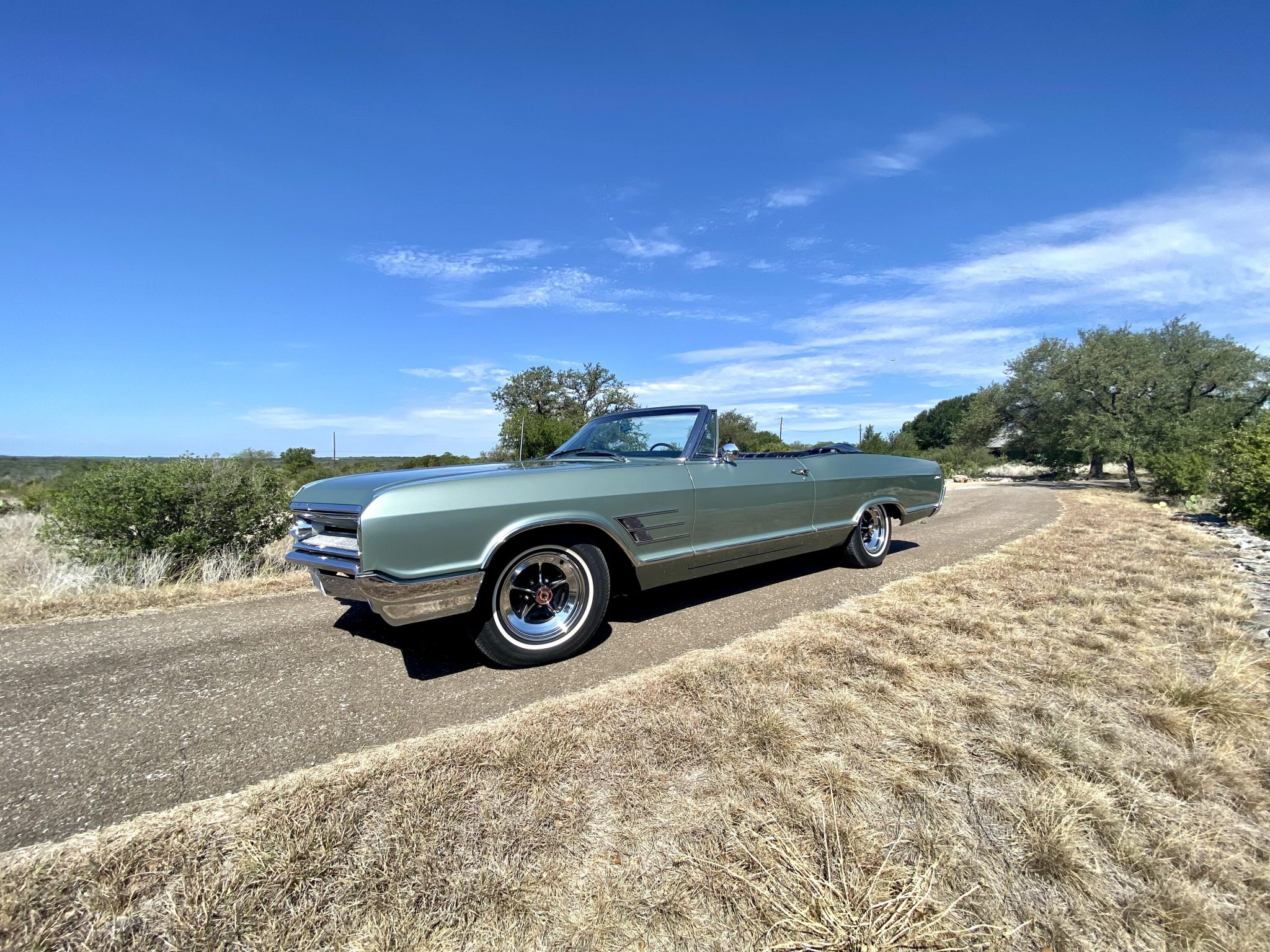 1965 Buick Wildcat 