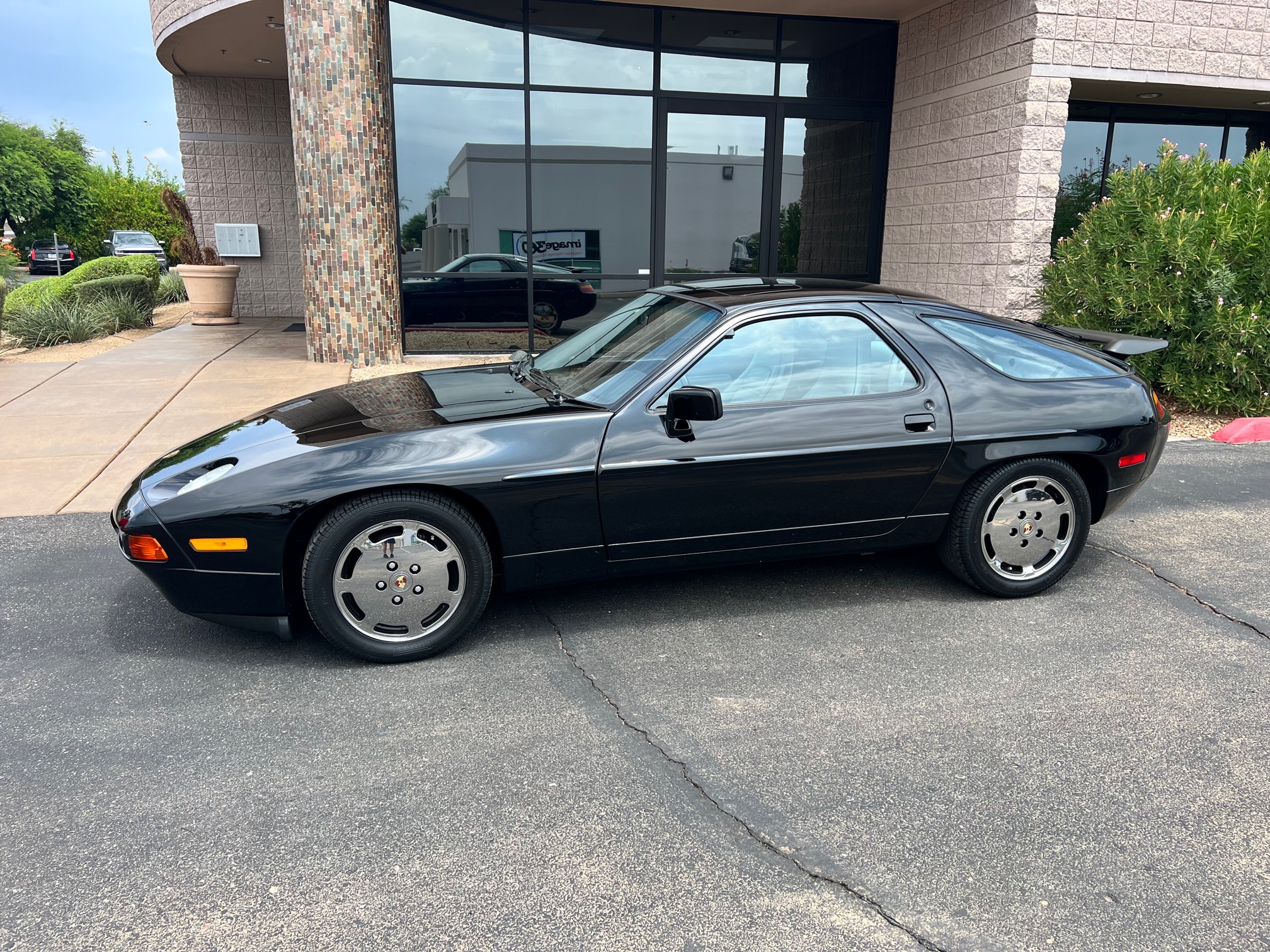 1988 Porsche 928 