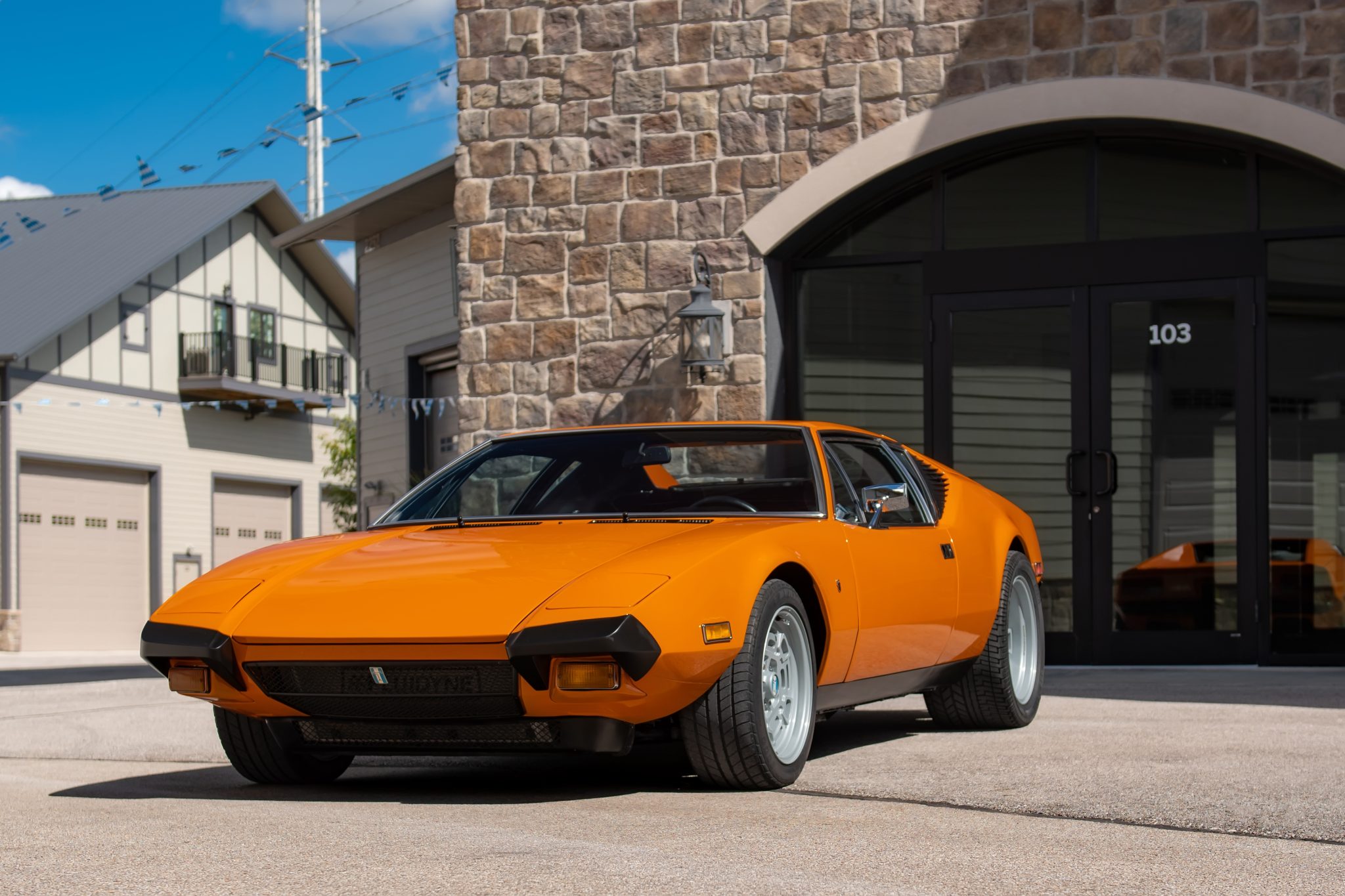 1973 DeTomaso Pantera 