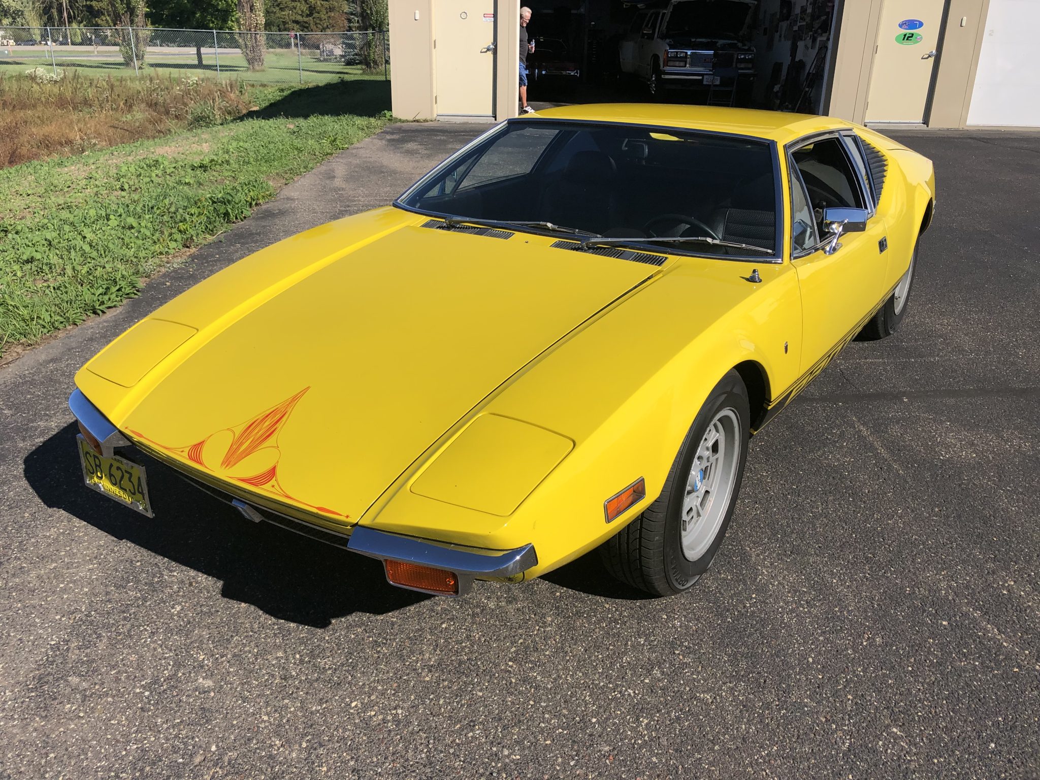 1972 DeTomaso Pantera 