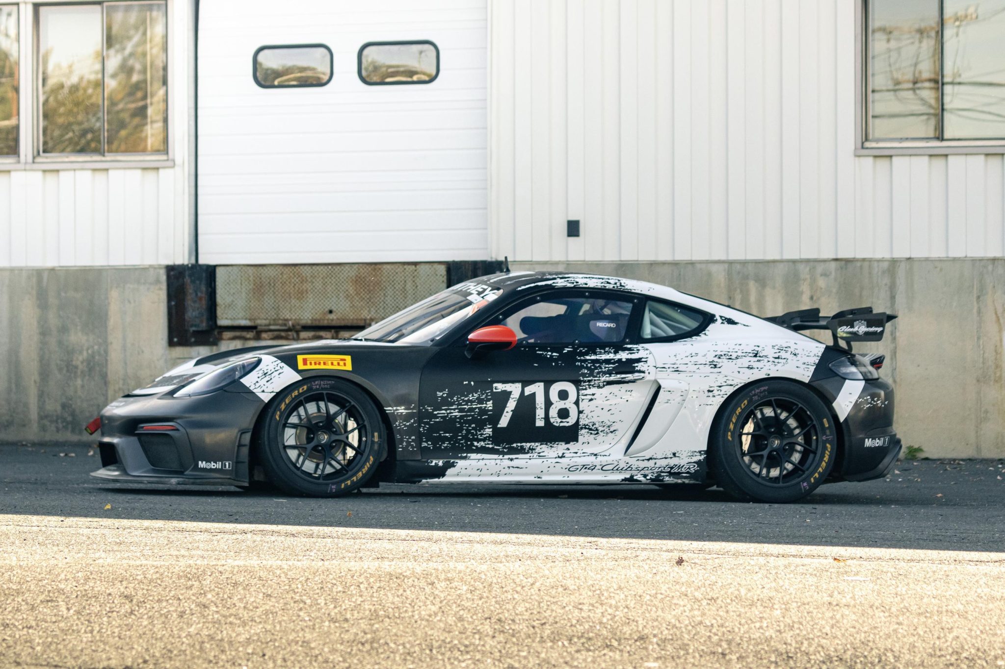 2020 Porsche 982 718 Cayman 