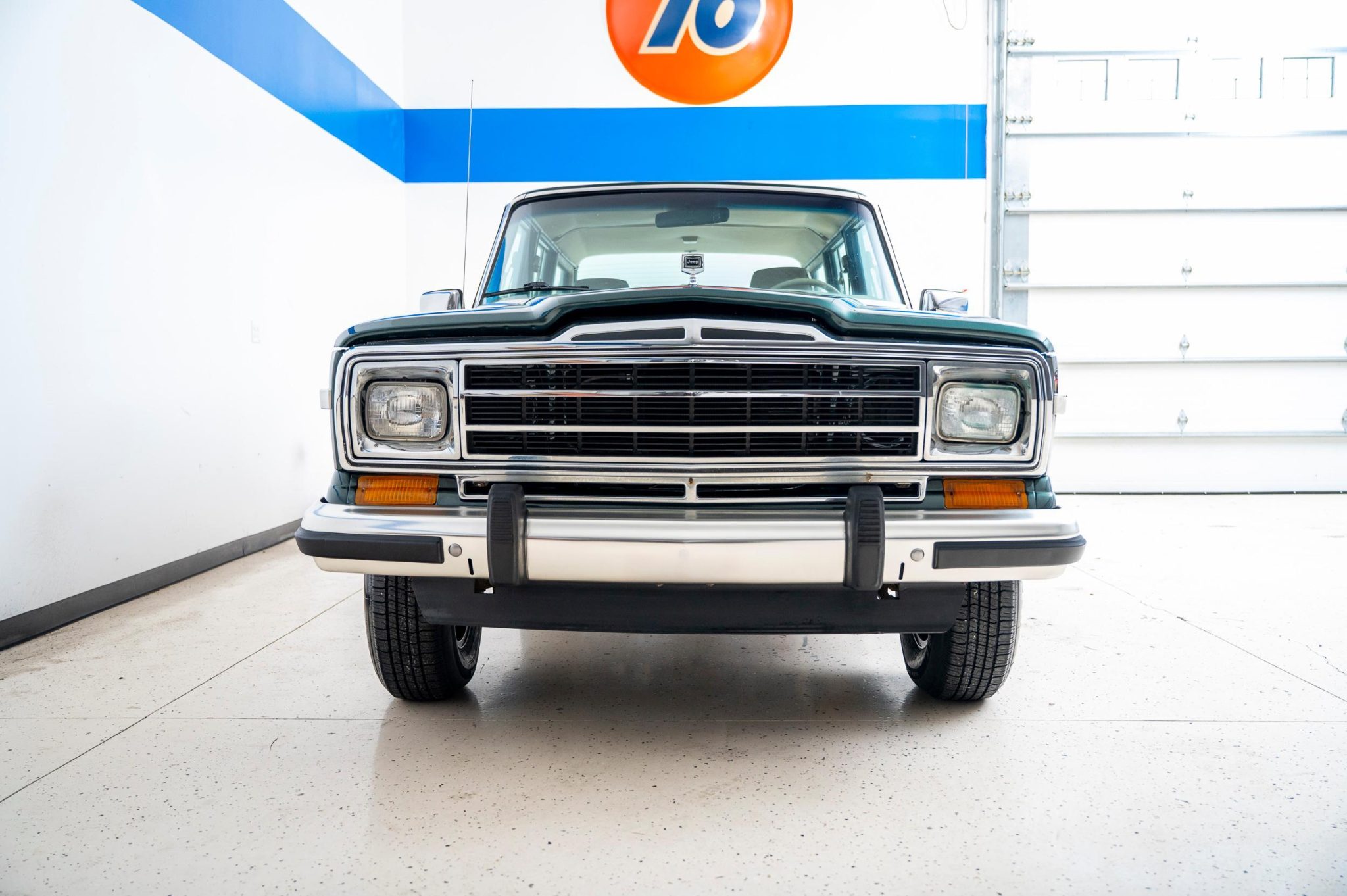 1991 Jeep SJ Grand Wagoneer 