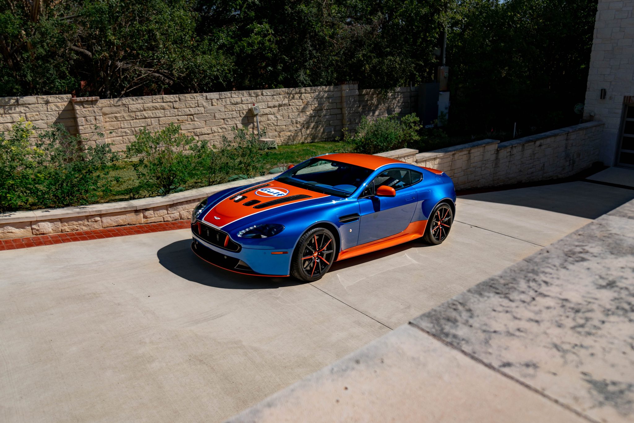 2017 Aston Martin V12 Vantage 