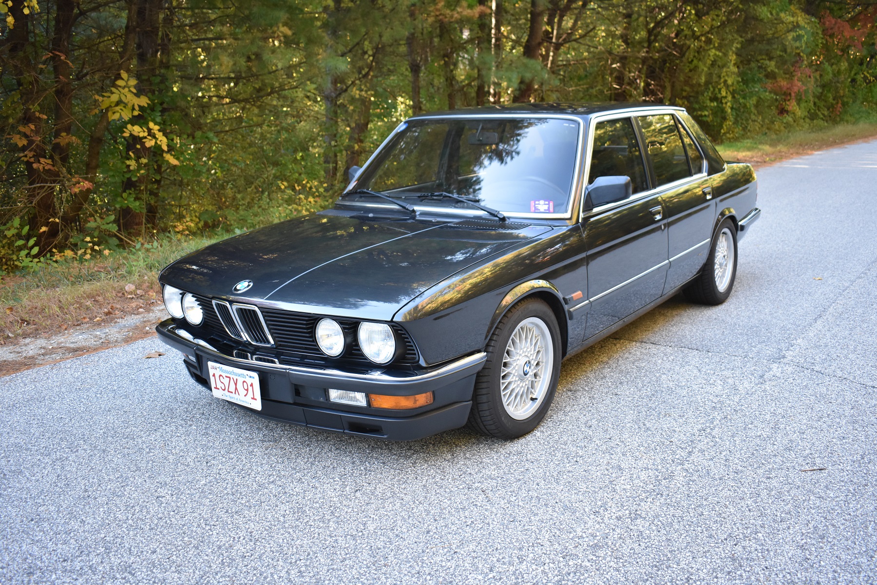 1987 BMW E28 5-Series 