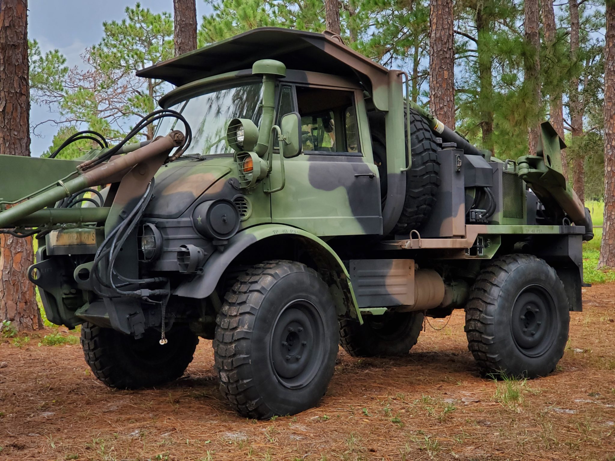 1990 Mercedes-Benz Unimog 