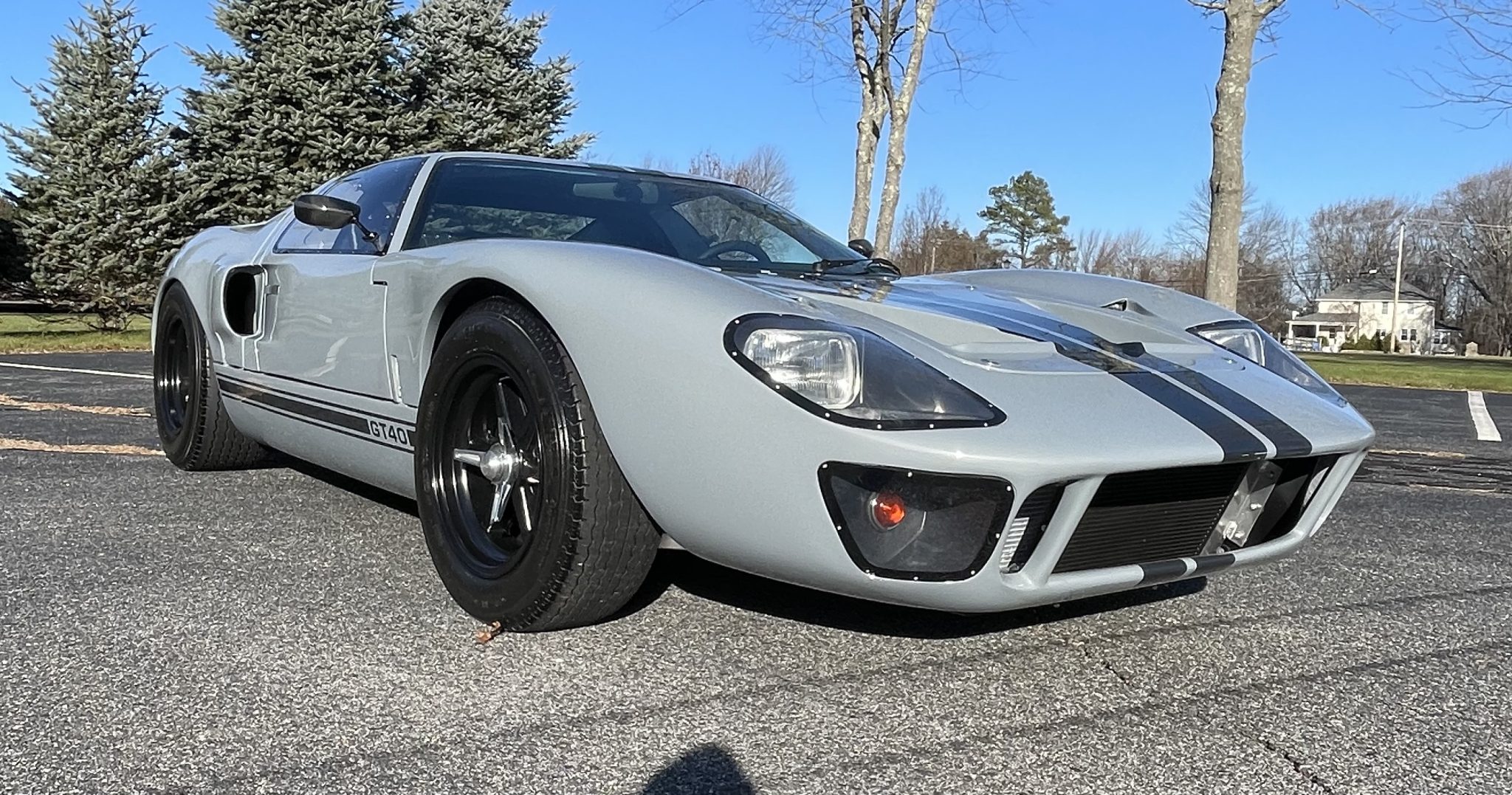 427-Powered Race Car Replicas RCR40 MK1