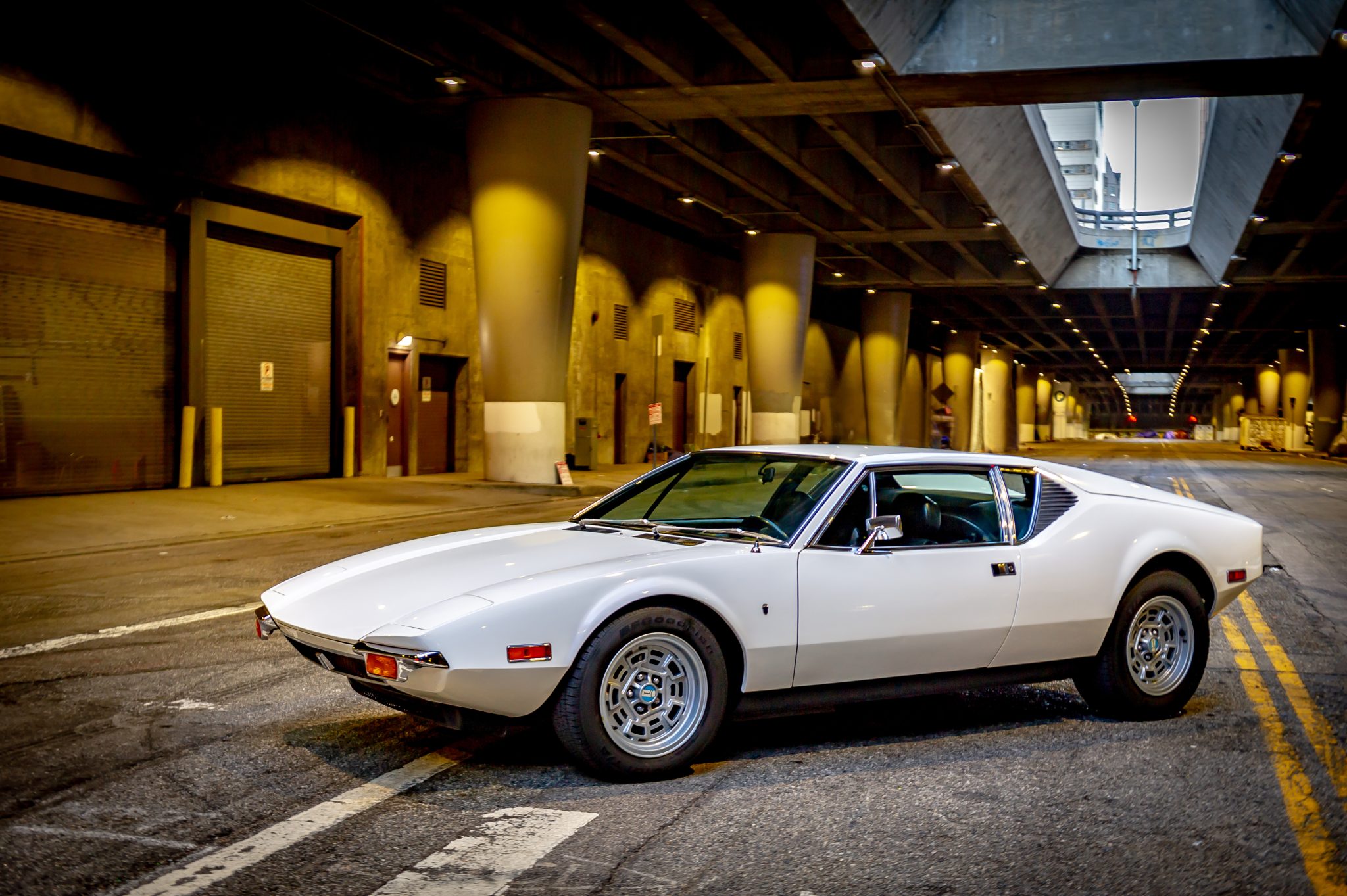 1972 DeTomaso Pantera 