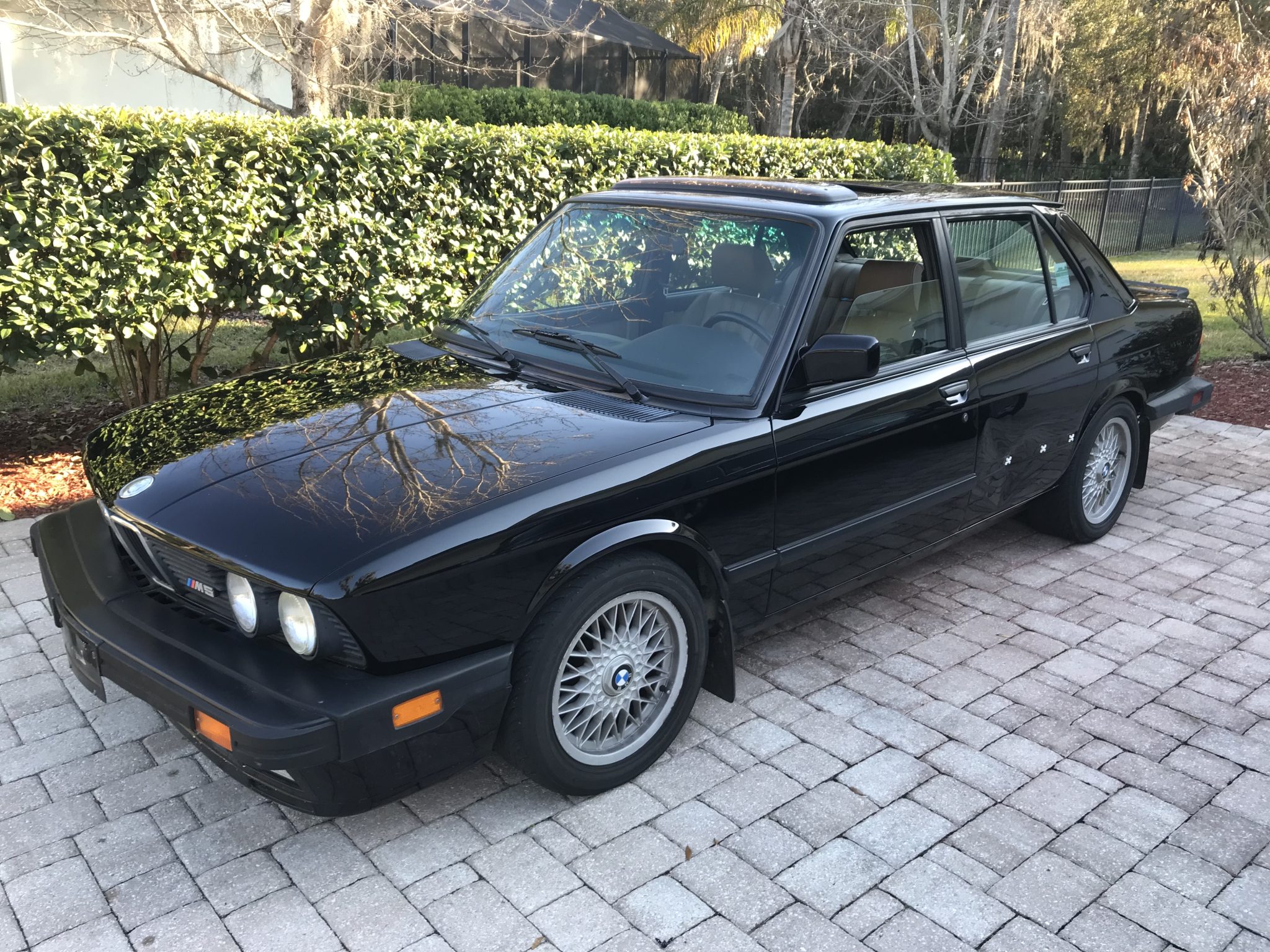 1988 BMW E28 M5 