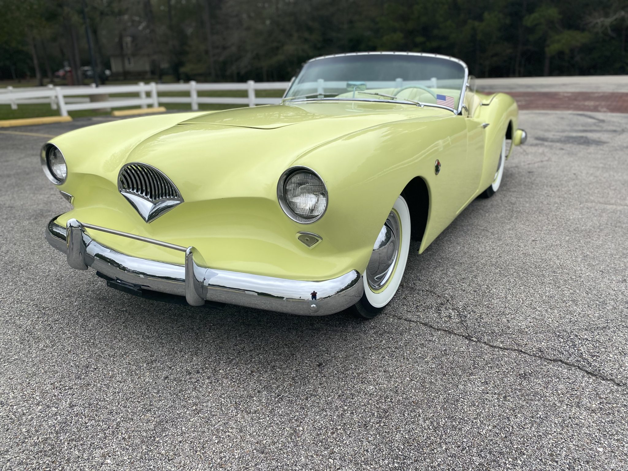 1954 Kaiser Darrin 