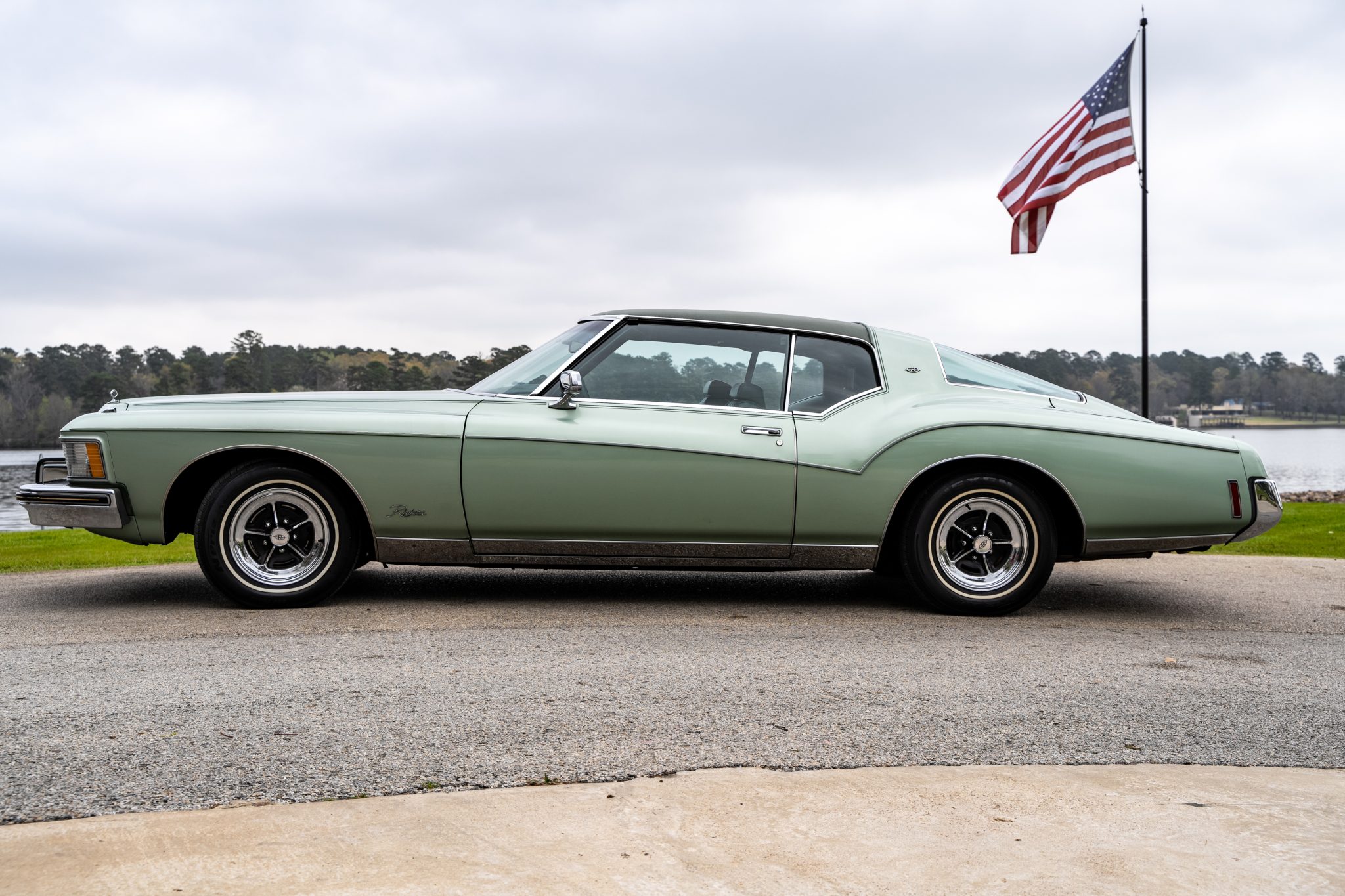 1973 Buick Riviera 