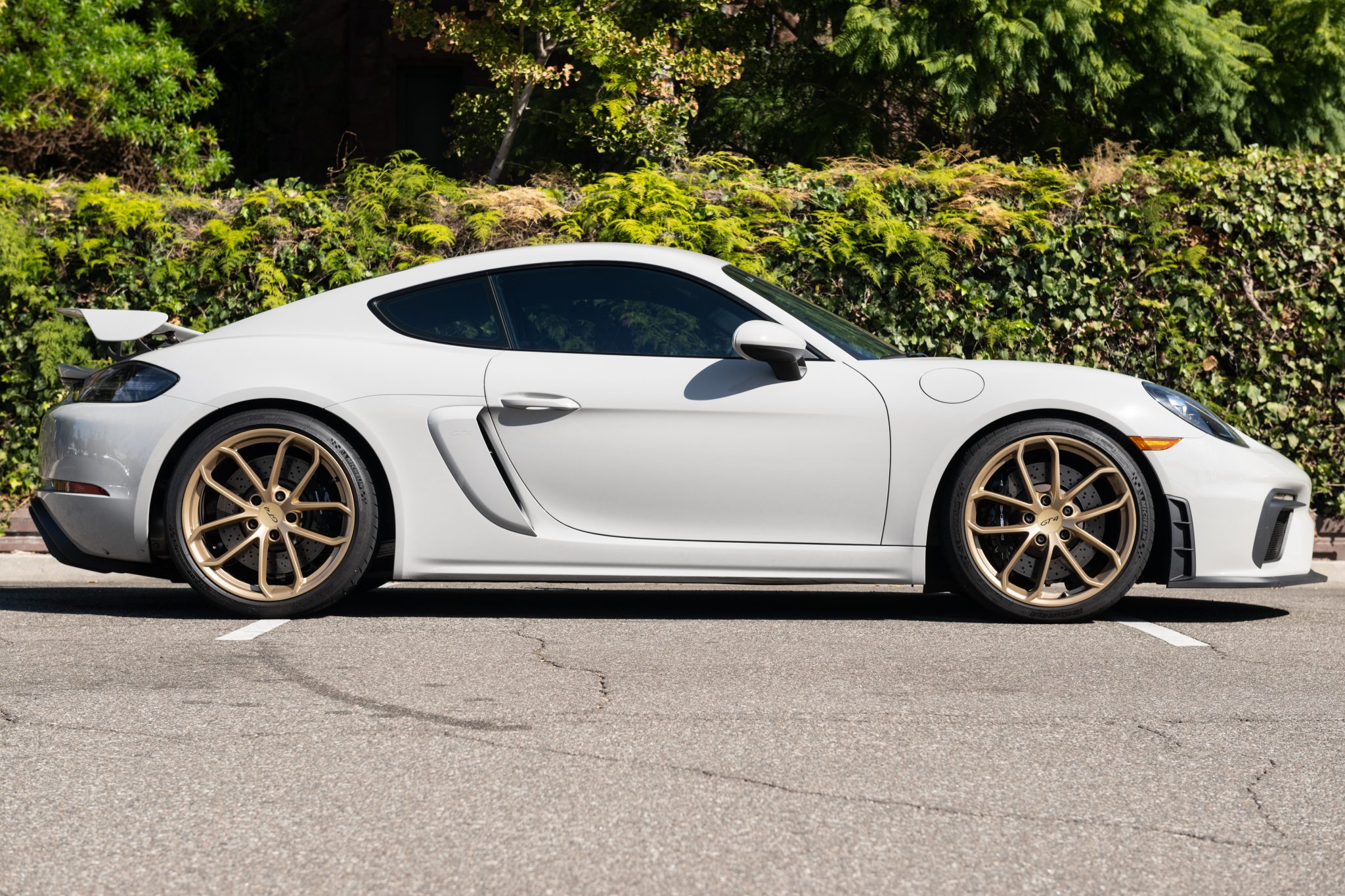 2021 Porsche Cayman GT4 