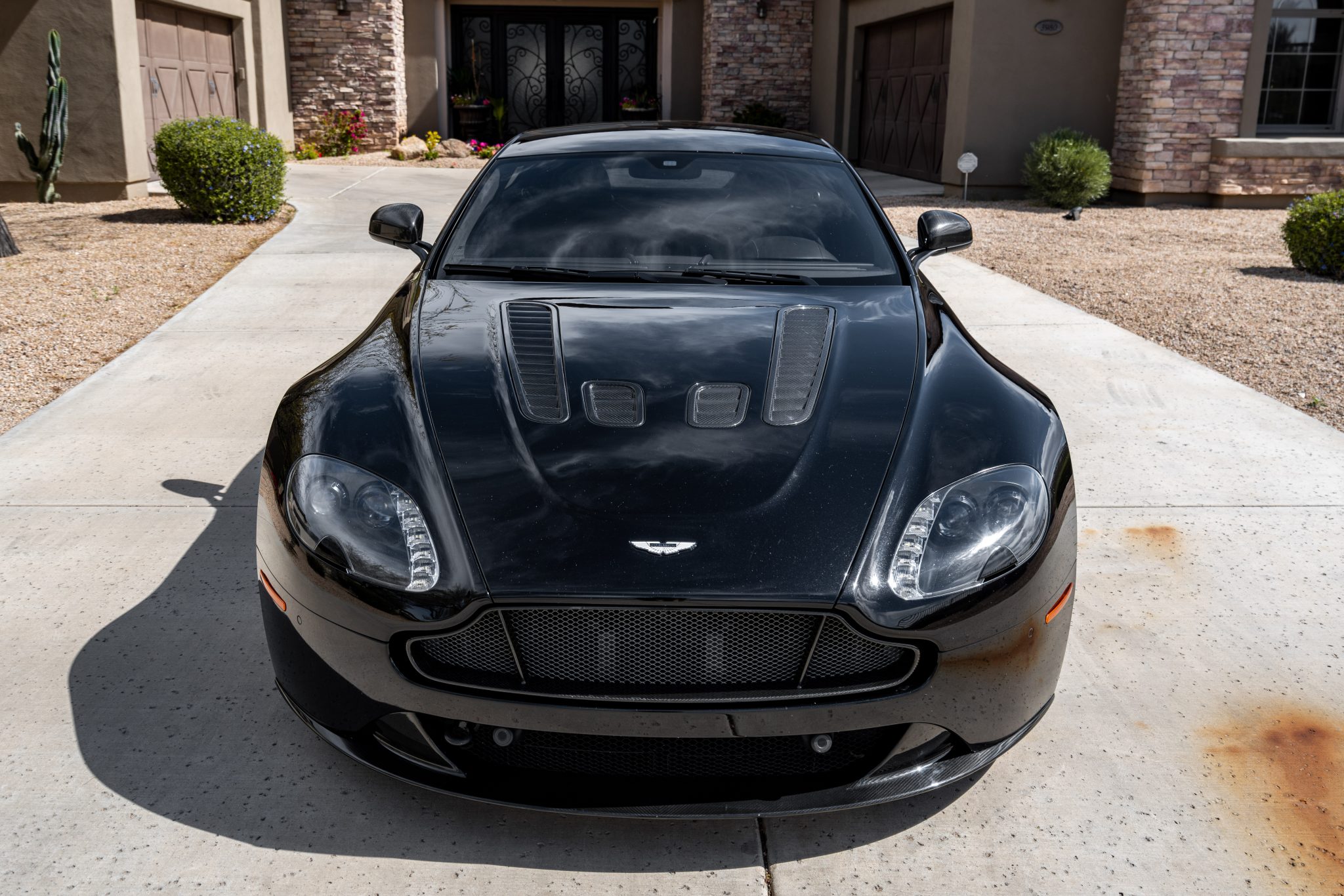2015 Aston Martin V12 Vantage 