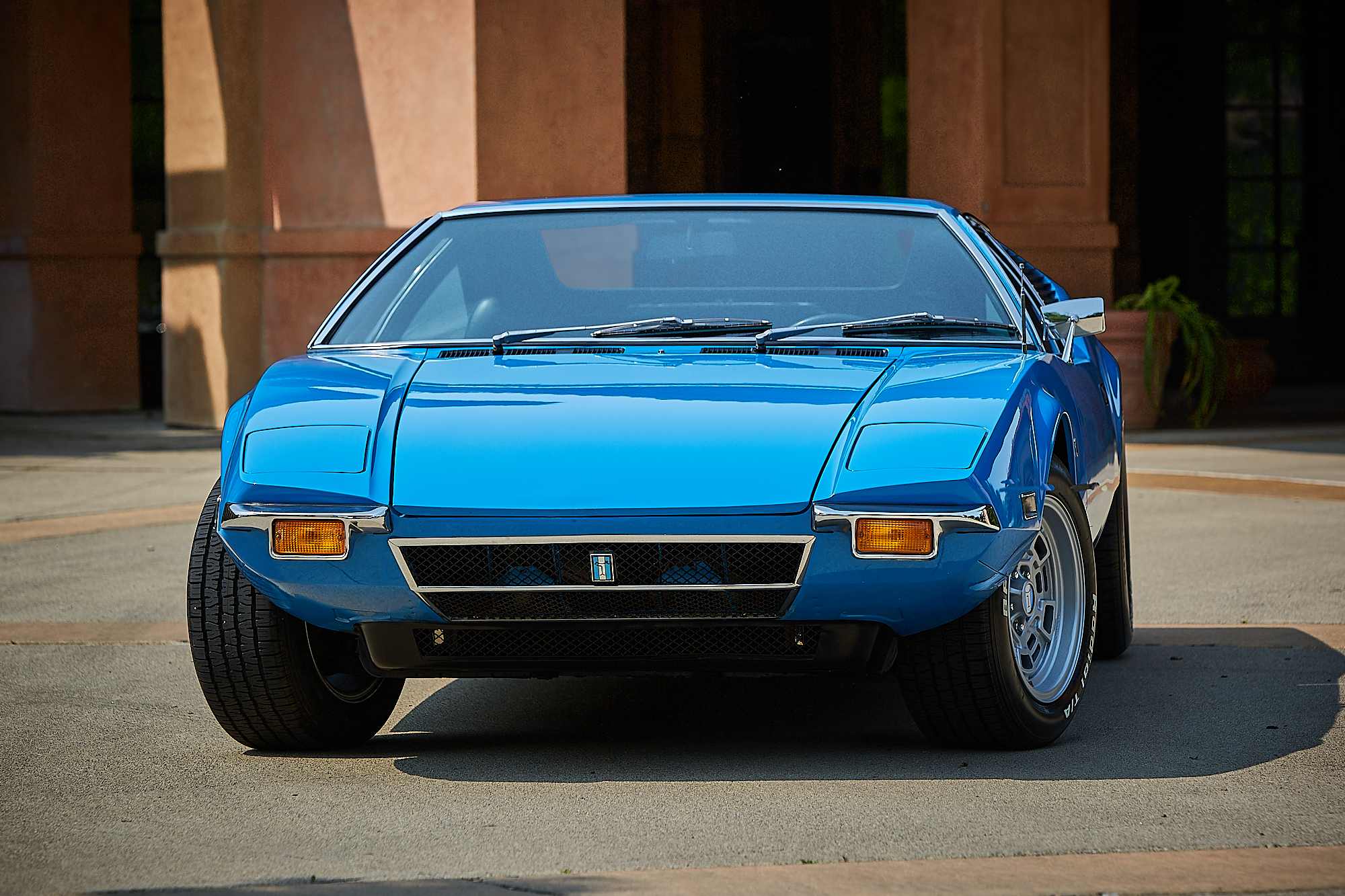 1972 DeTomaso Pantera 