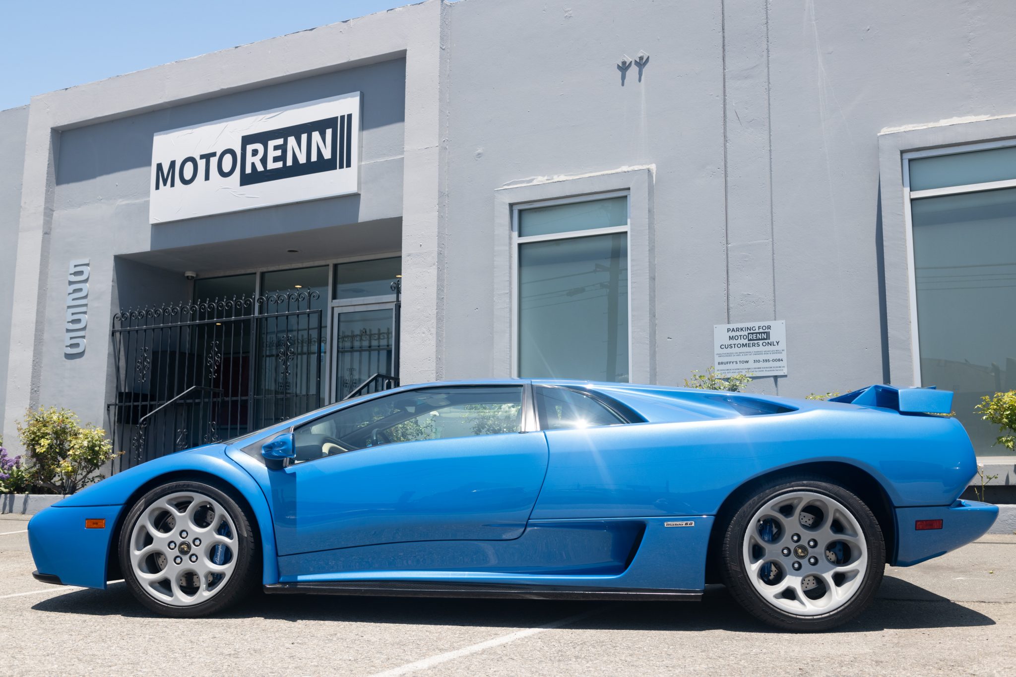 2001 Lamborghini Diablo 