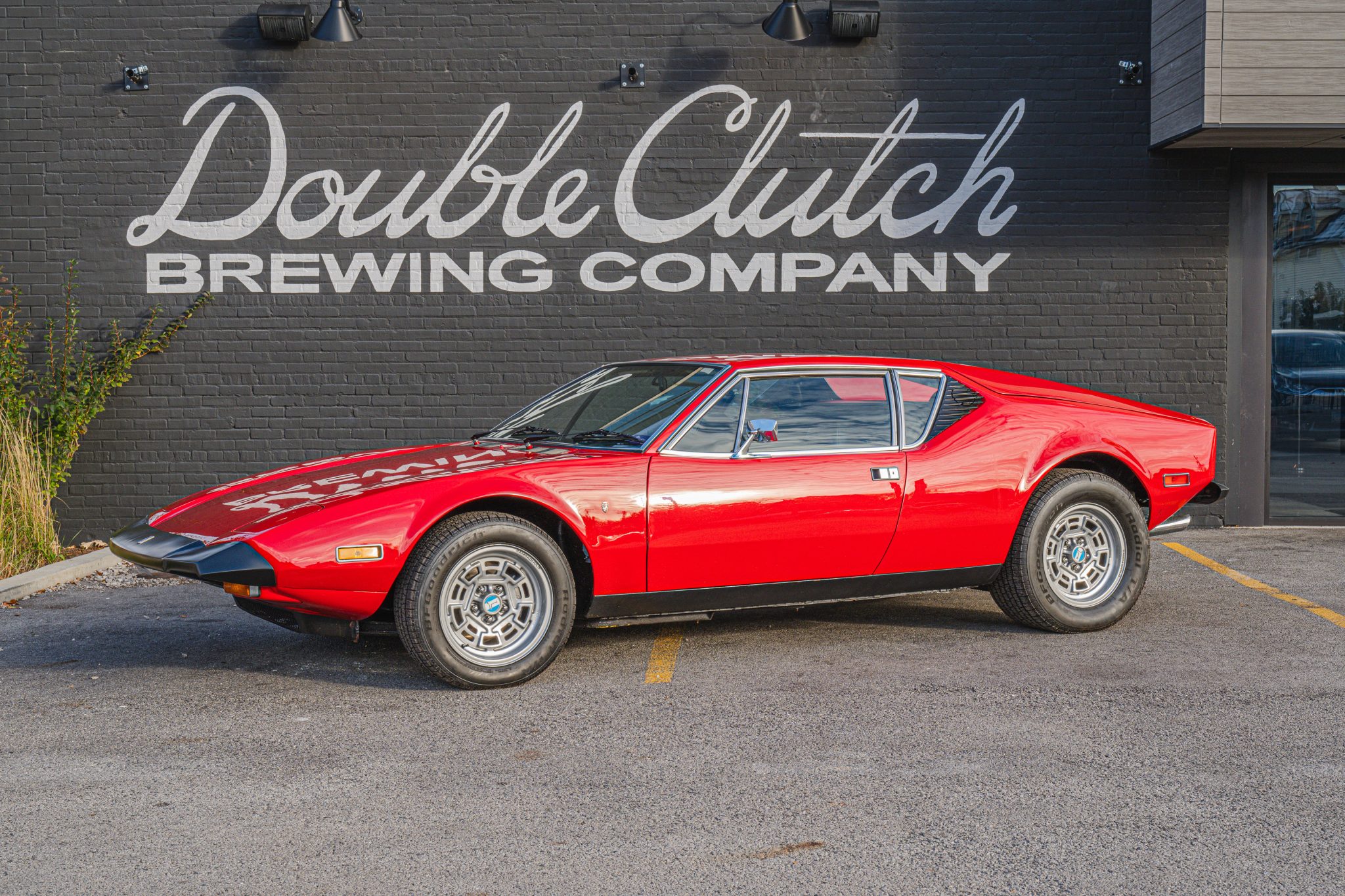 1973 DeTomaso Pantera 