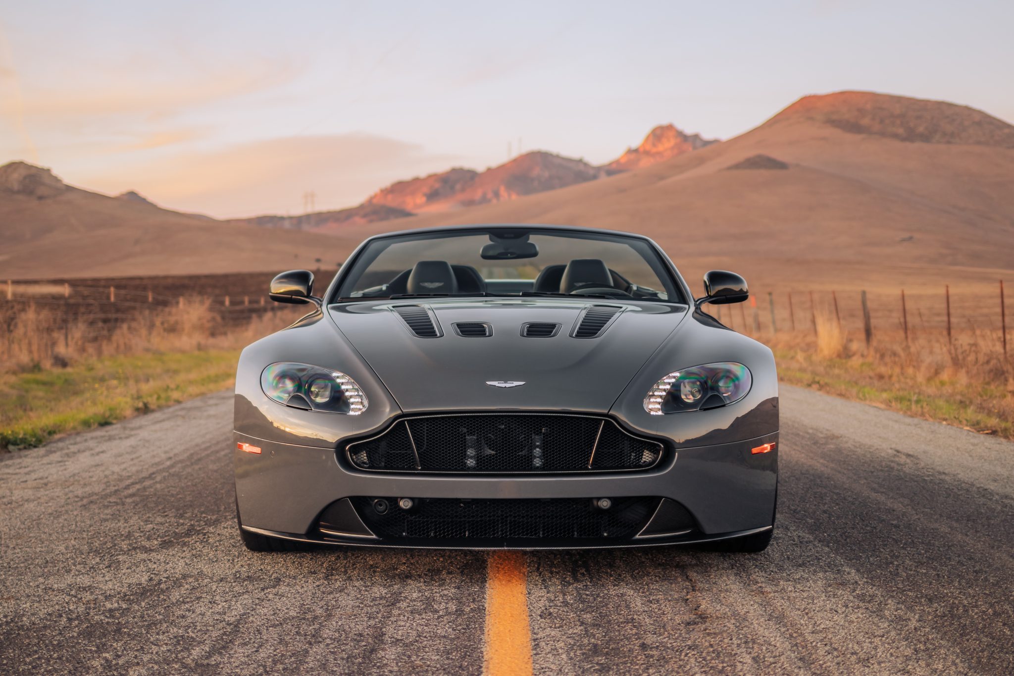 2017 Aston Martin V12 Vantage 