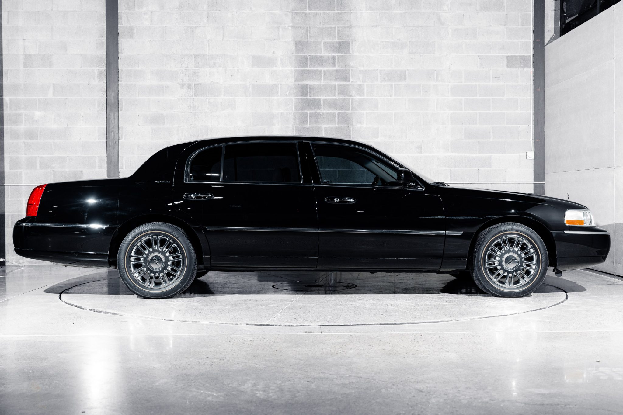 2010 Lincoln Town Car 