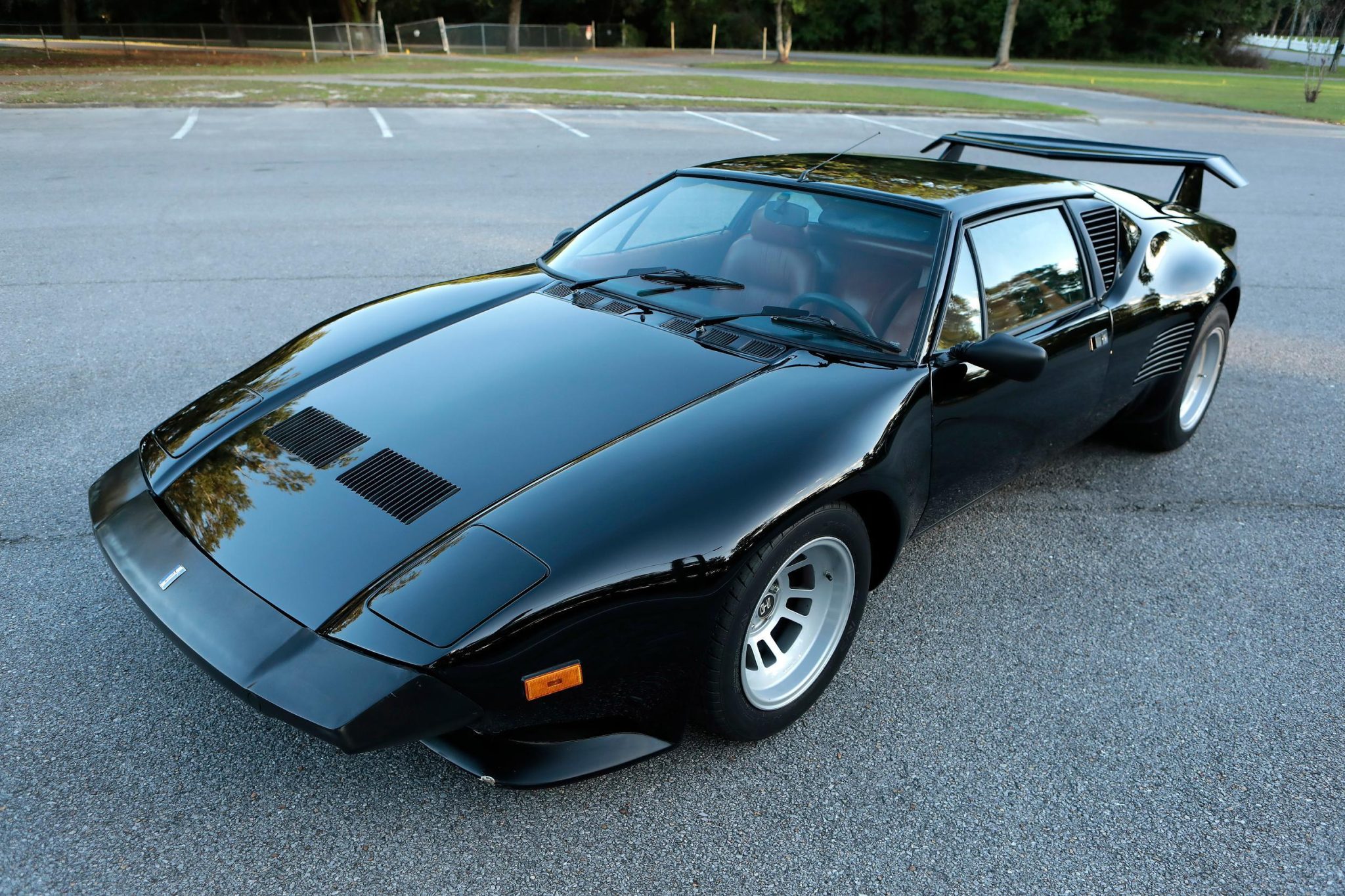 1987 DeTomaso Pantera 