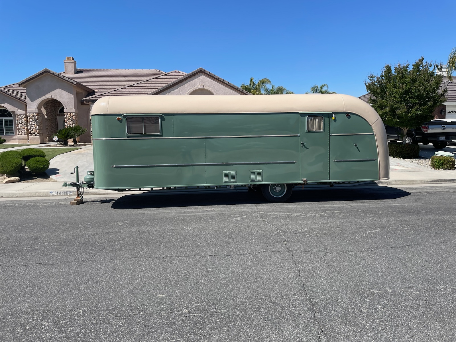 1948 Parts and Automobilia – Trailers 