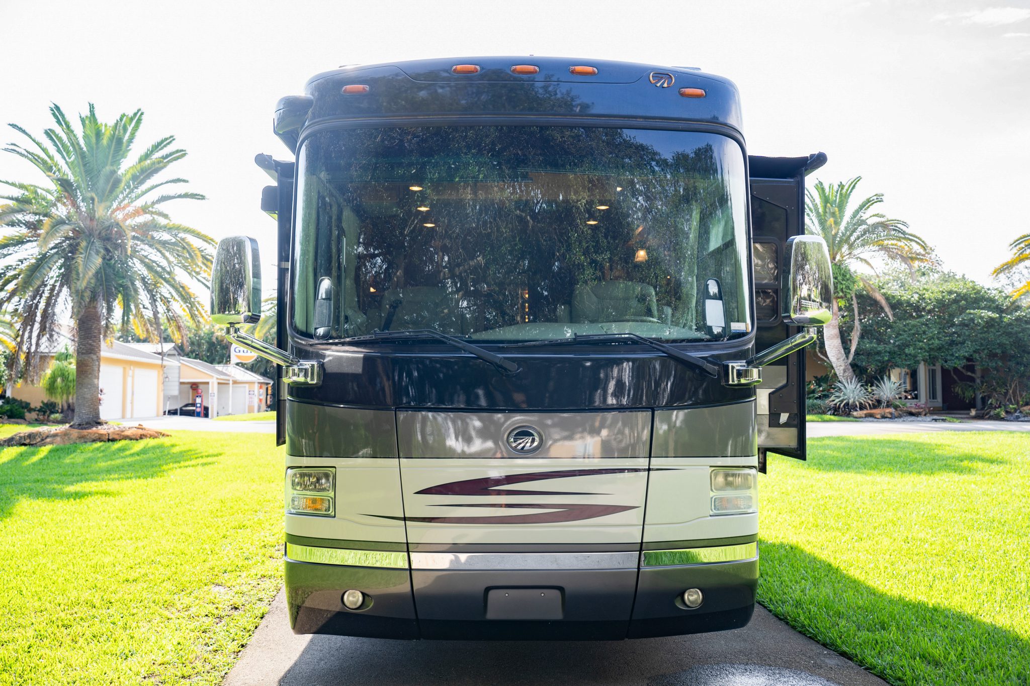 2008 MONACO Dynasty Renaissance IV Motorcoach 