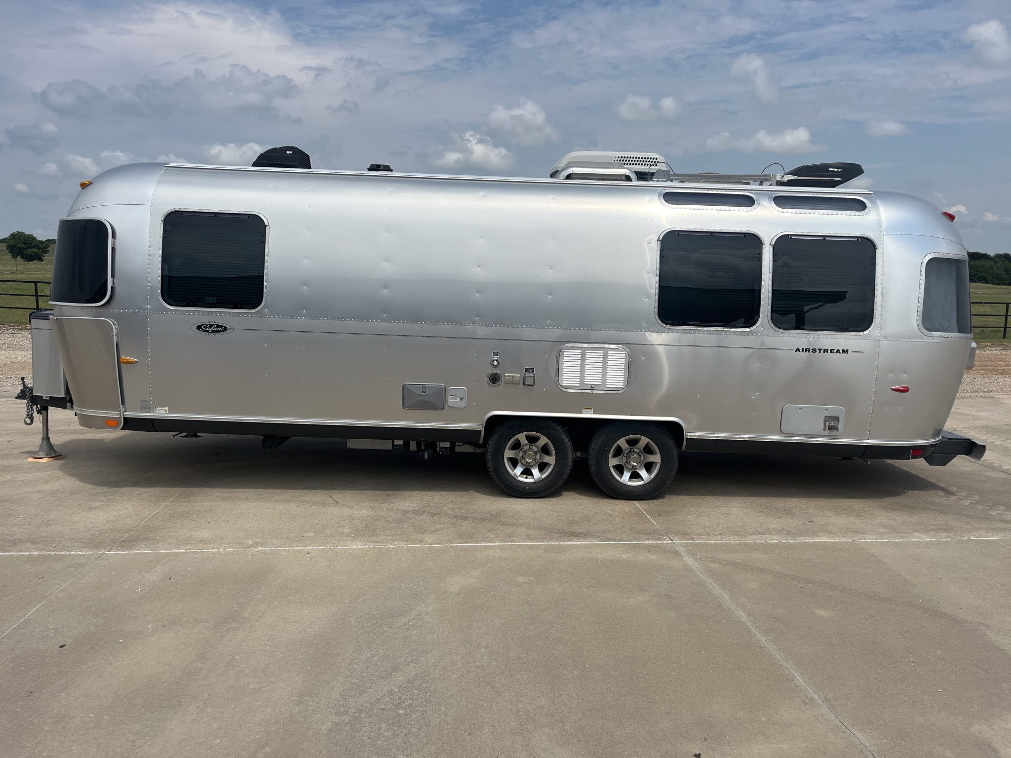 2008 Parts and Automobilia – Trailers 