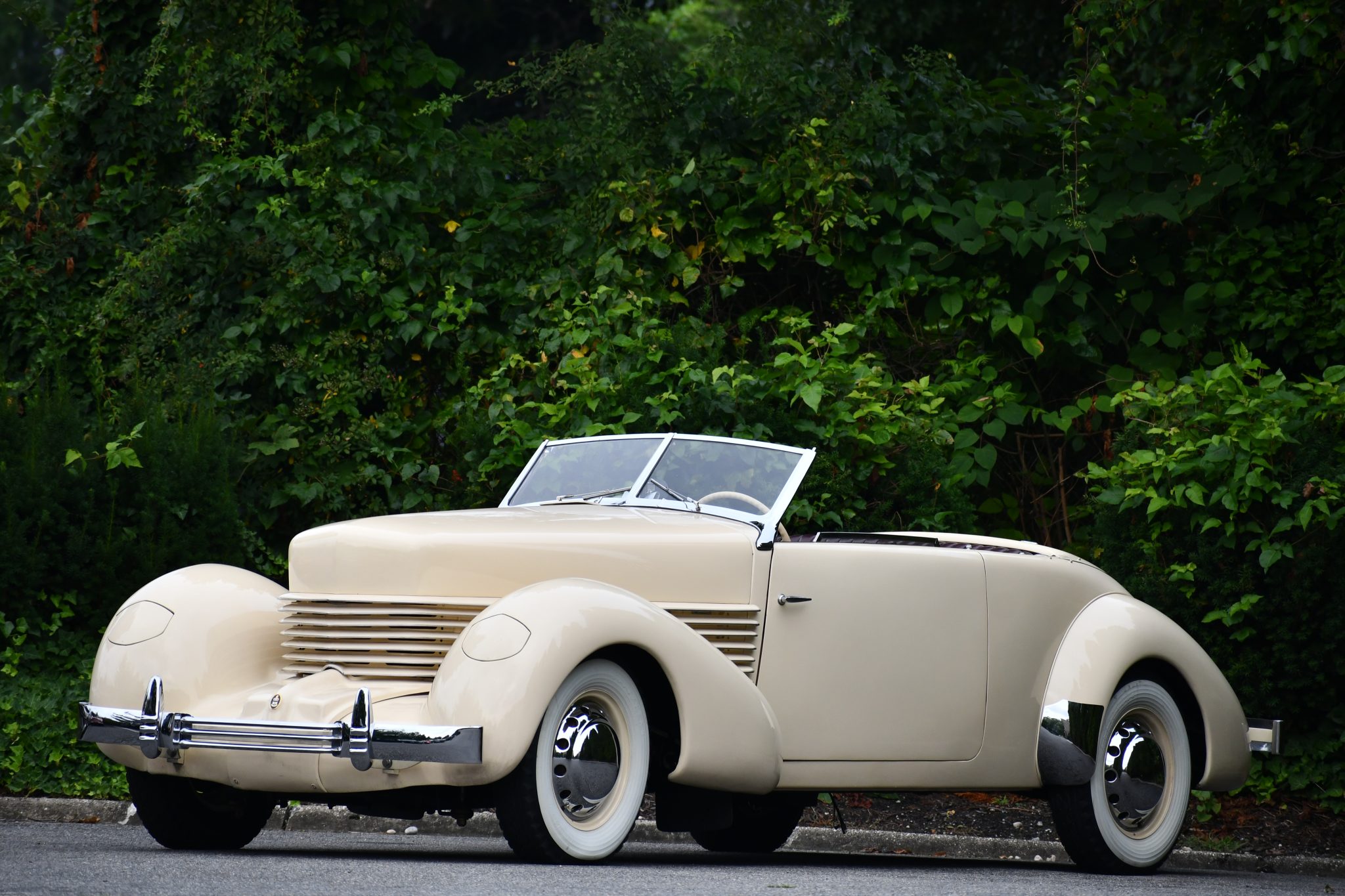 1937 Cord 810/812 
