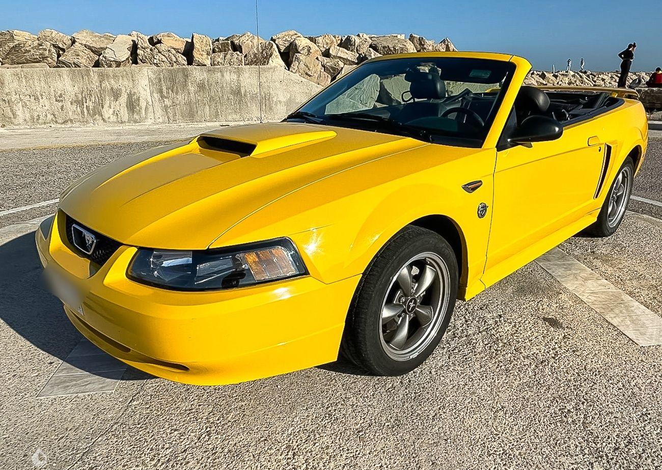 2004 Ford Mustang