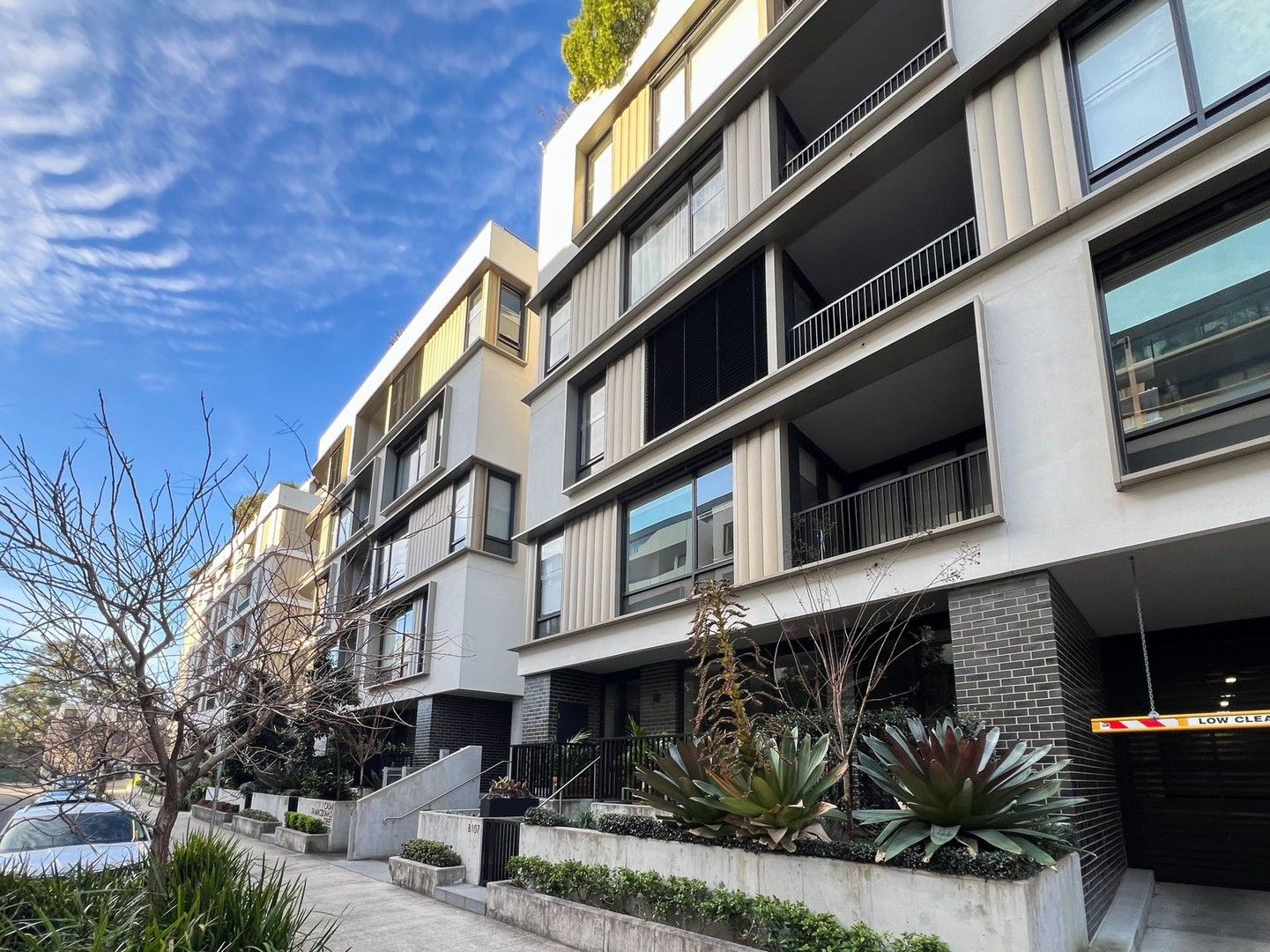 Apartment / Unit / Flat for rent