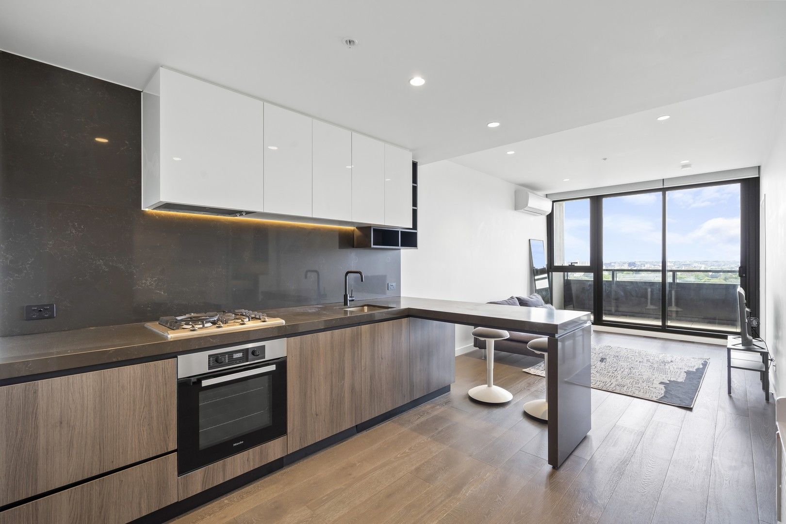 Apartment / Unit / Flat for rent