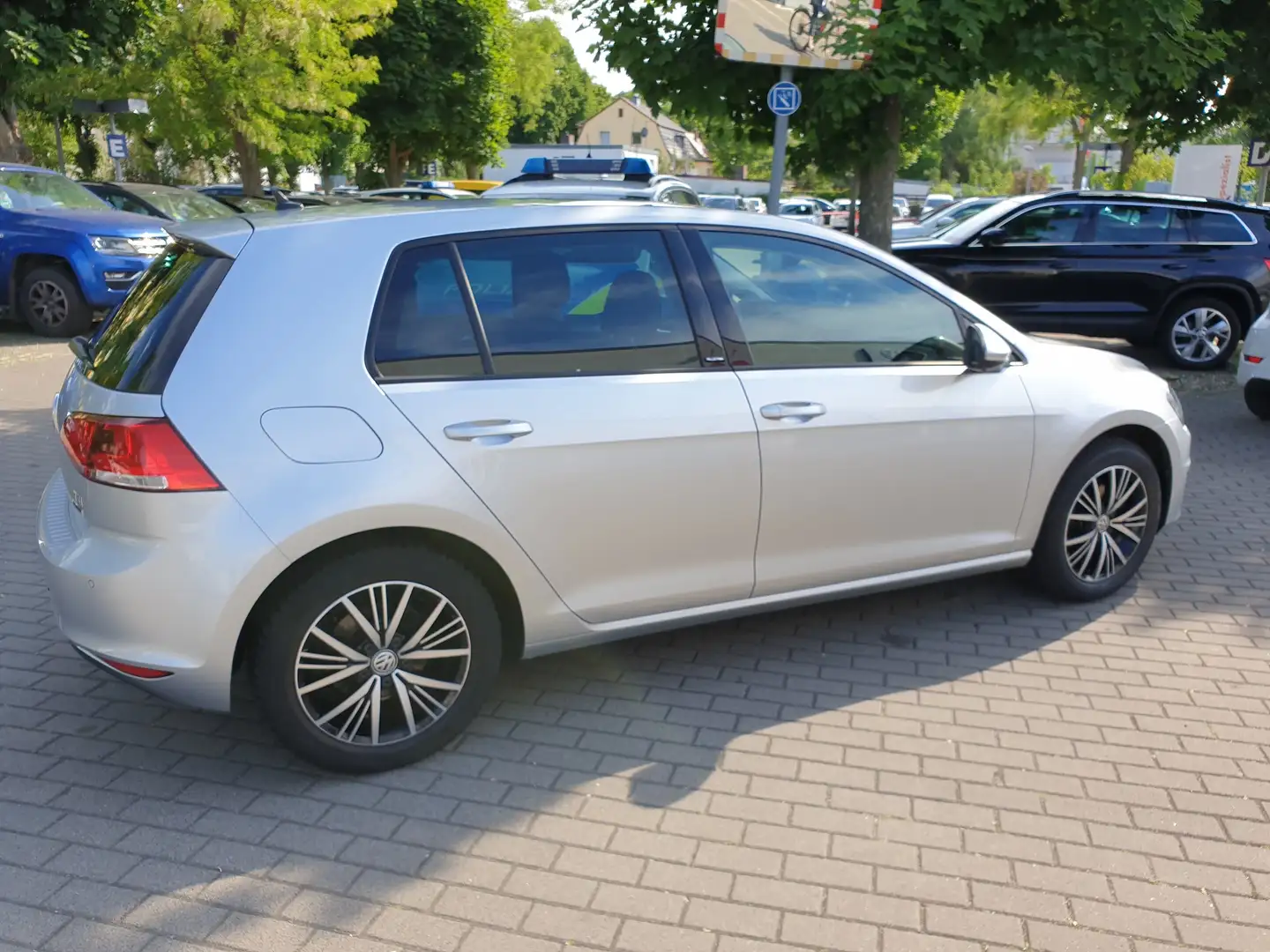 2016 Volkswagen Golf 1.2 TSI DSG 7-Gang Allstar SHZ AHK Soundsystem